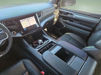 2025 Jeep Wagoneer Base