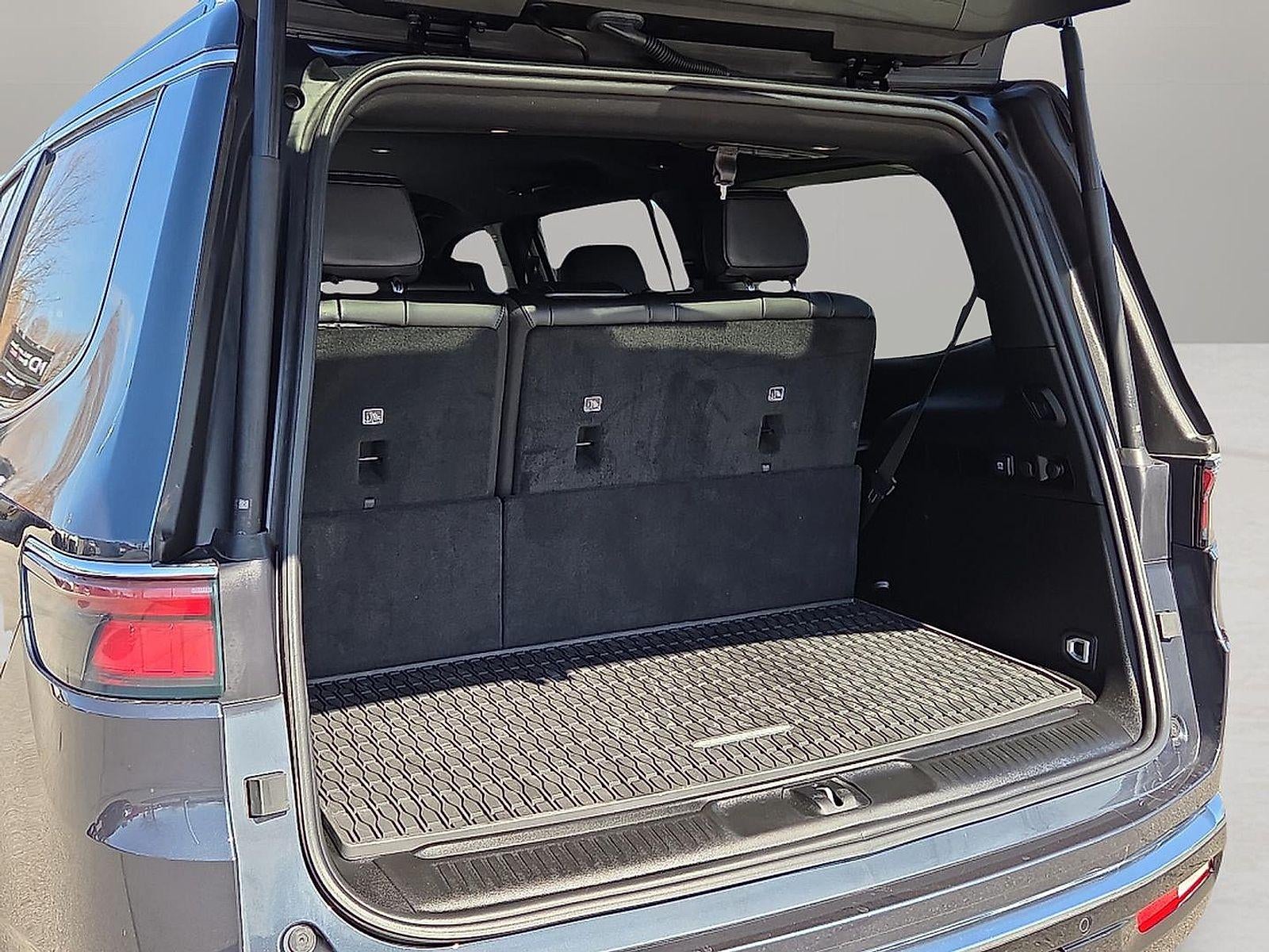 2025 Jeep Wagoneer Base