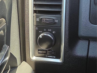 2020 RAM 1500 Classic SLT Crew Cab 4x2 6'4" Box