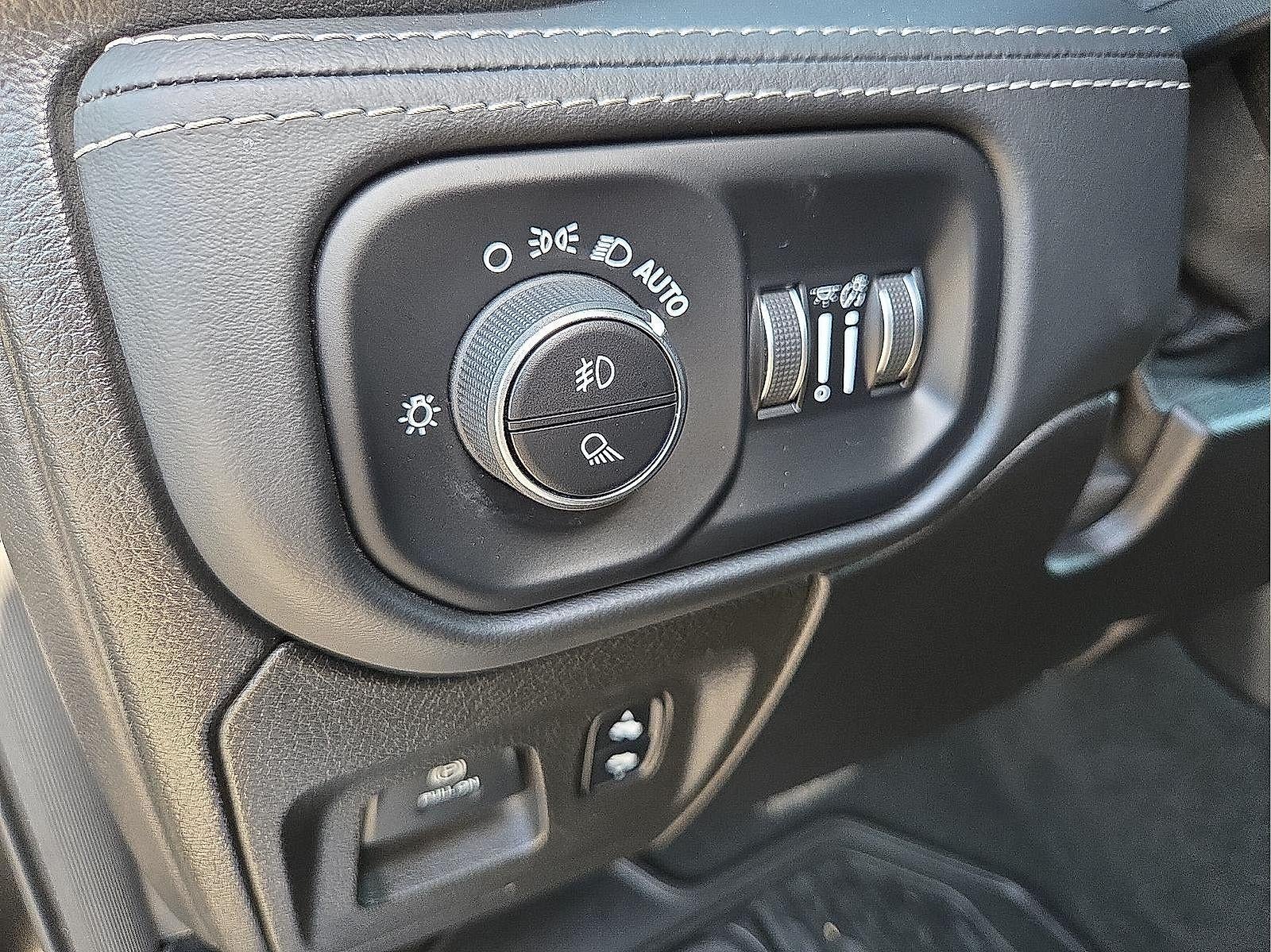 2019 RAM 1500 Limited Crew Cab 4x4 5'7" Box
