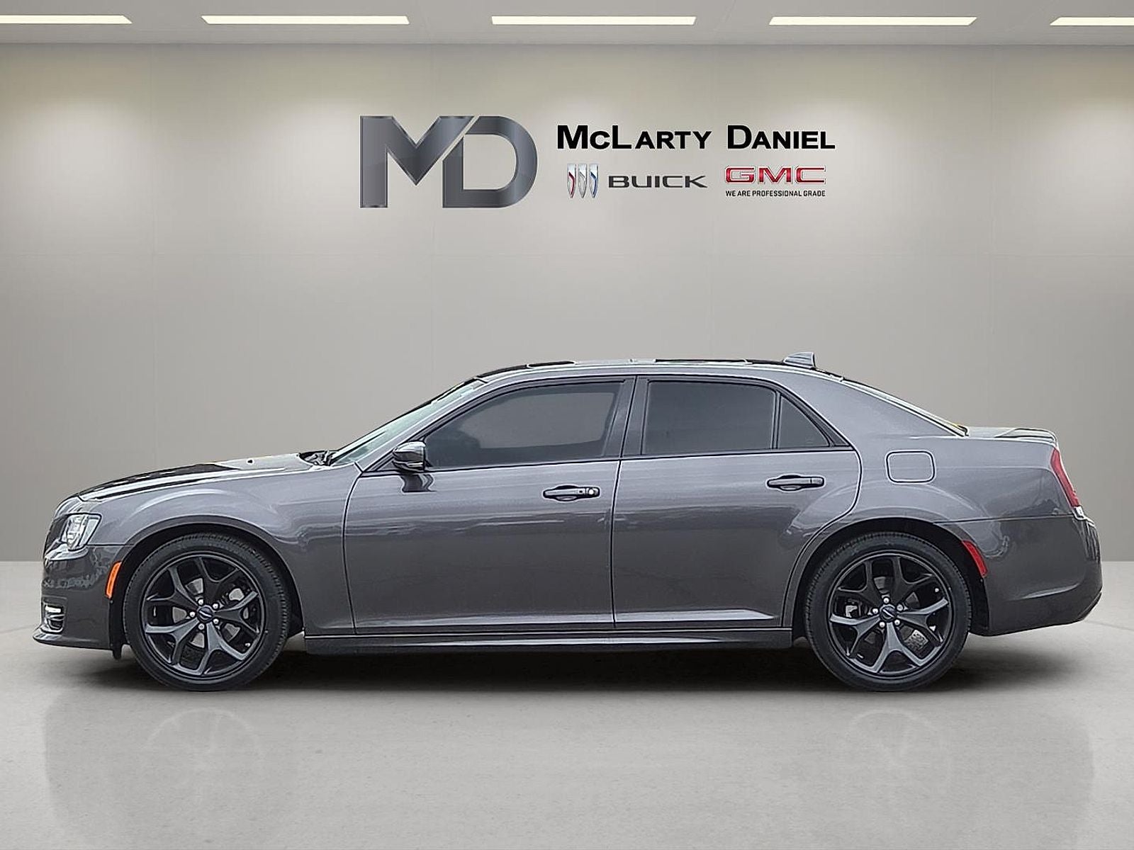 2023 Chrysler 300 Touring L