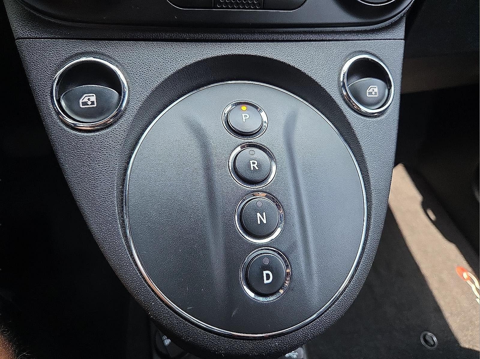 2019 FIAT 500e Base