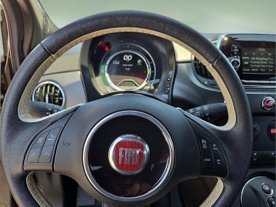 2019 FIAT 500e Base