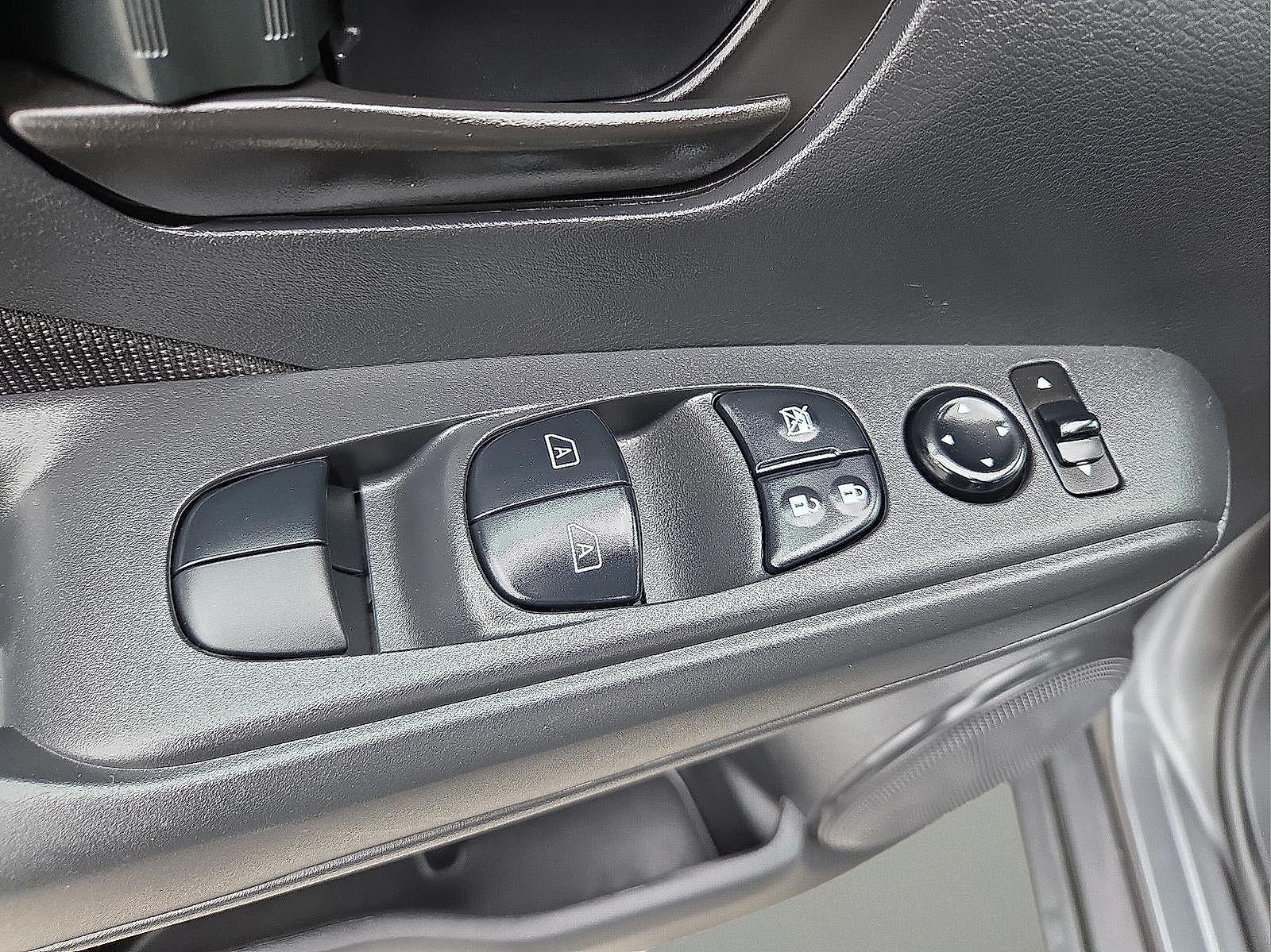 2023 Nissan Kicks S Xtronic CVT