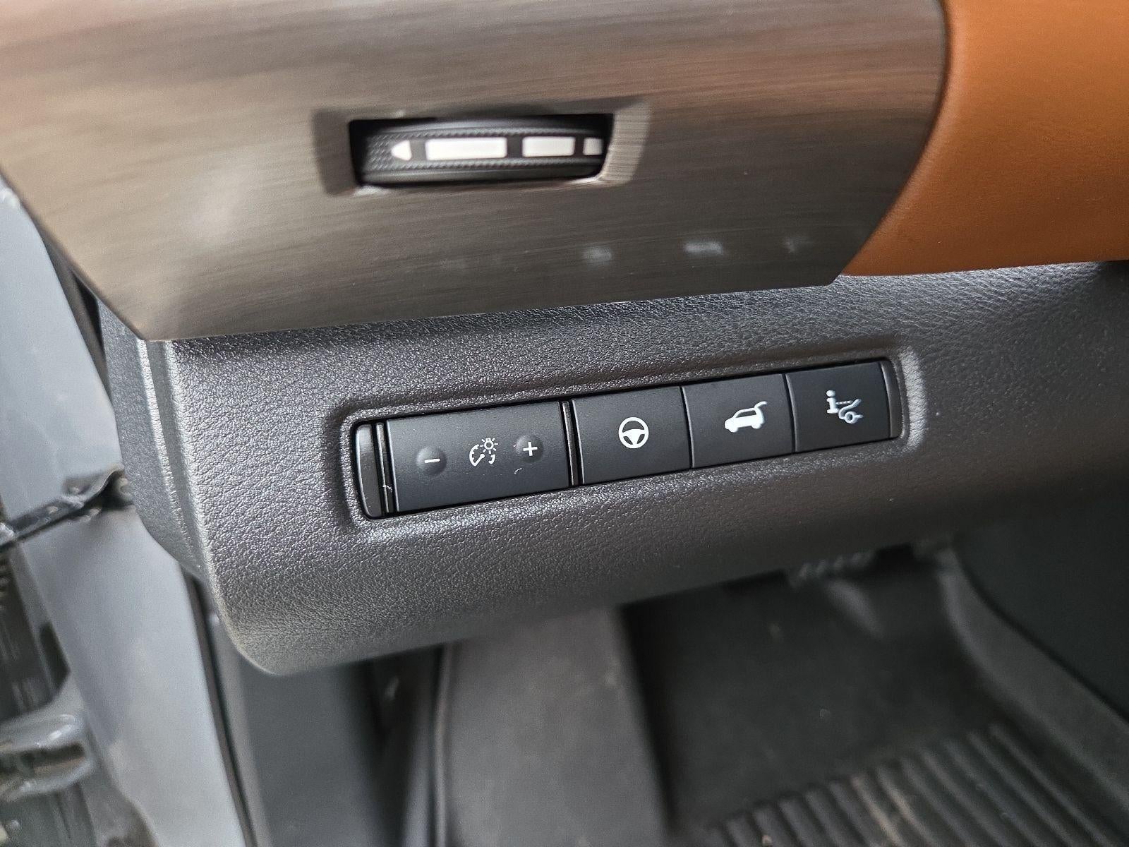 2024 Nissan Pathfinder Platinum FWD