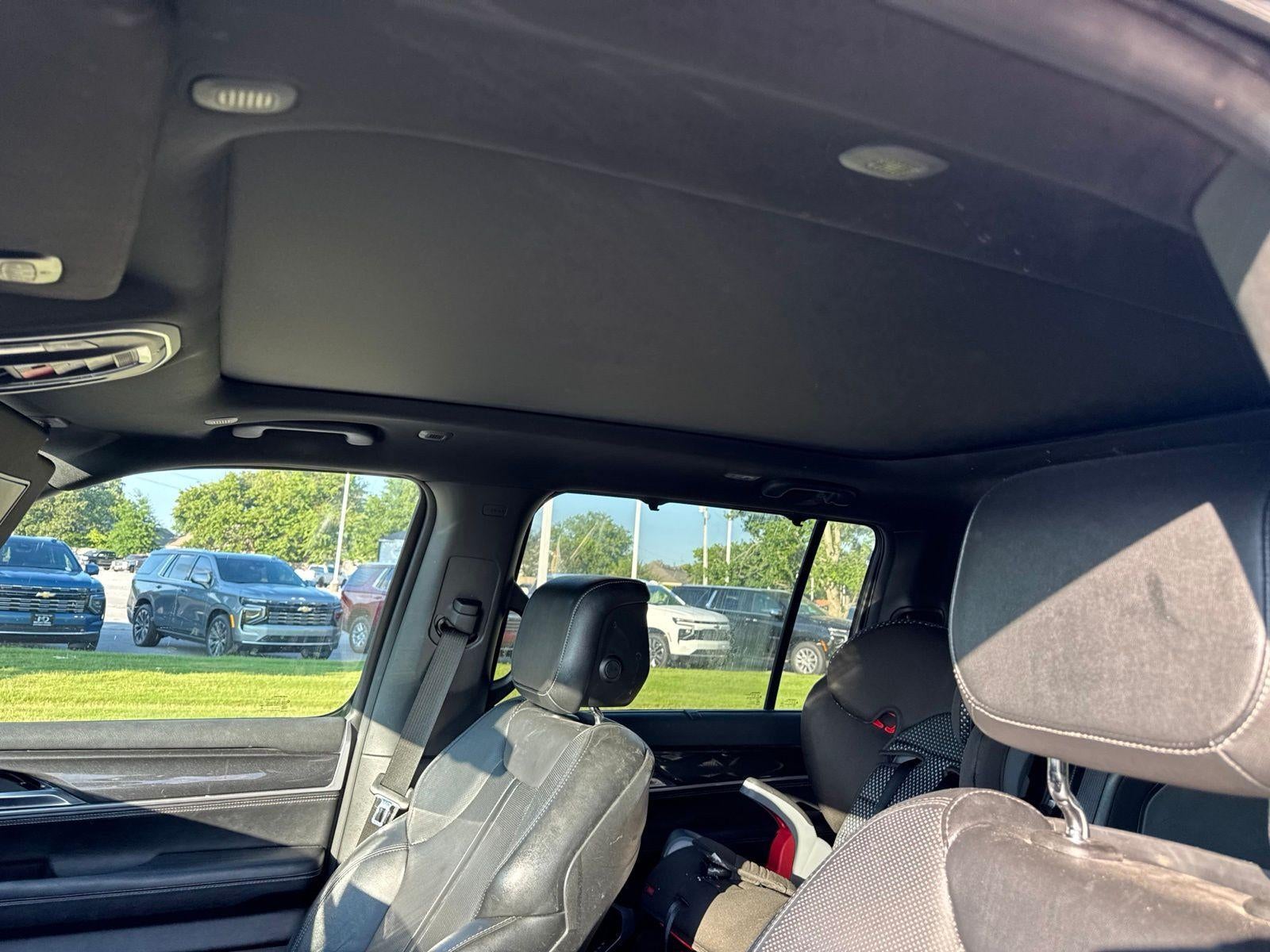 2023 Jeep Wagoneer Base