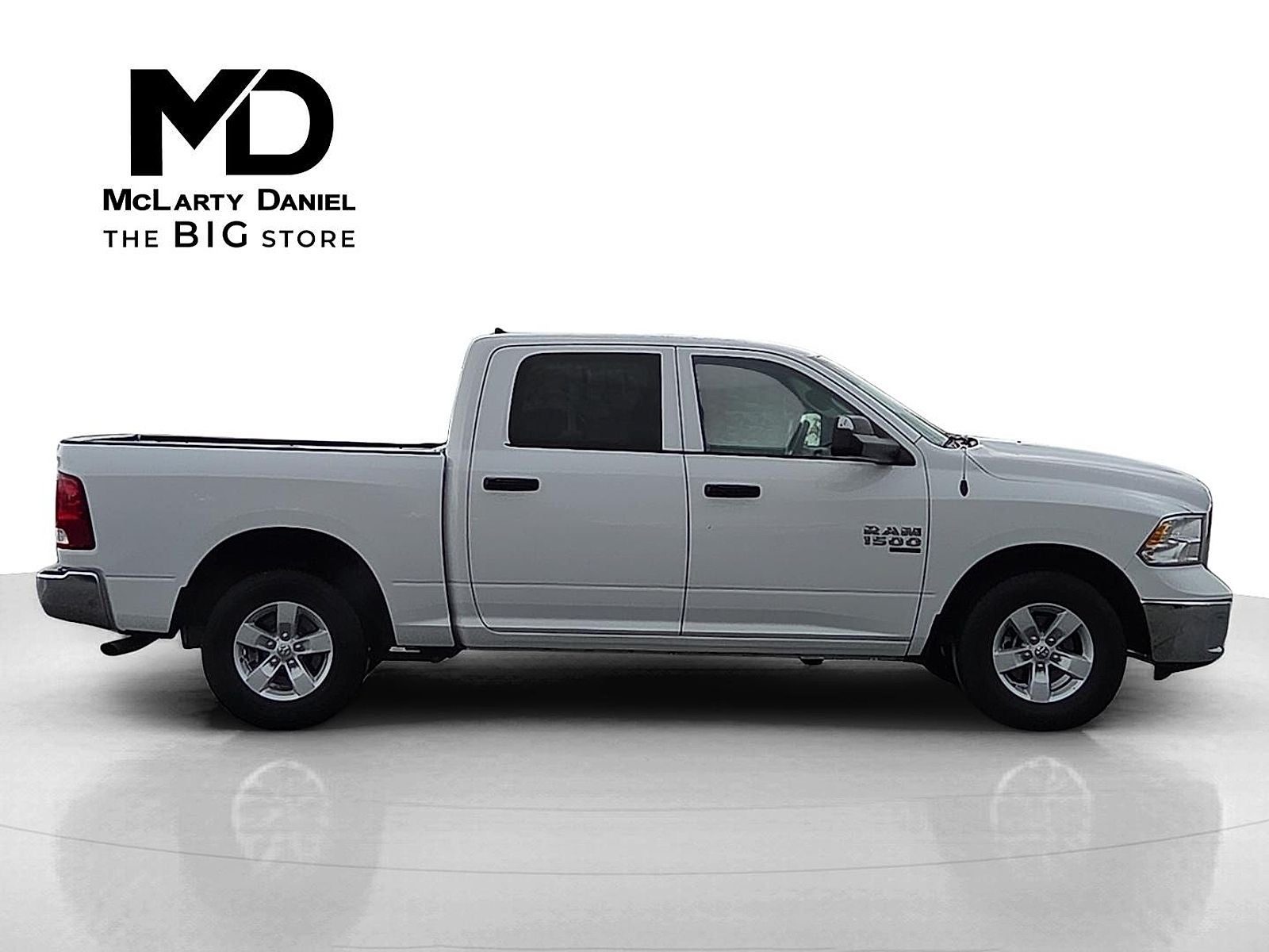 2023 RAM 1500 Classic SLT Crew Cab 4x2 5'7" Box