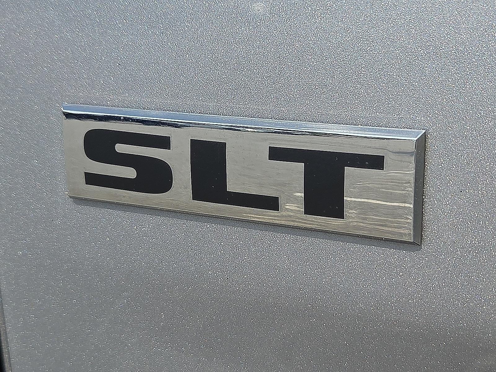 2023 RAM 1500 Classic SLT Crew Cab 4x4 5'7" Box