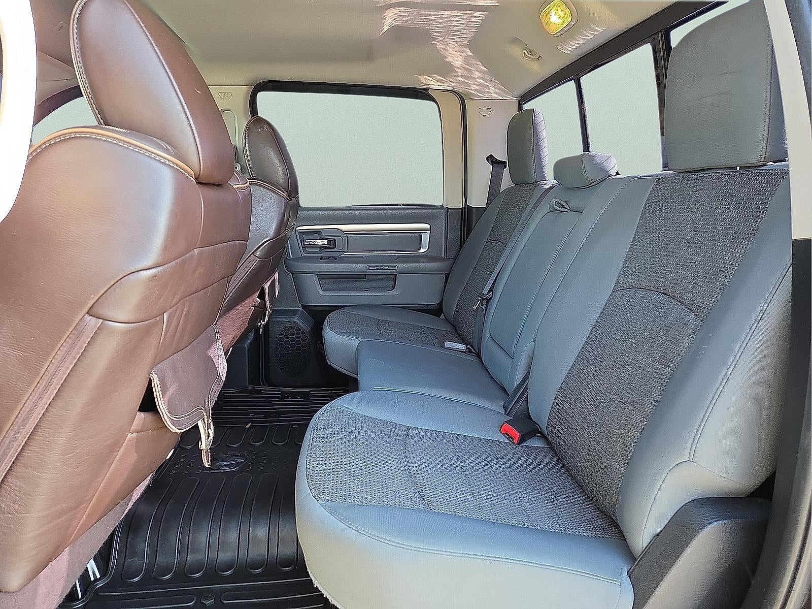 2017 RAM 1500 Big Horn Crew Cab 4x4 5'7" Box