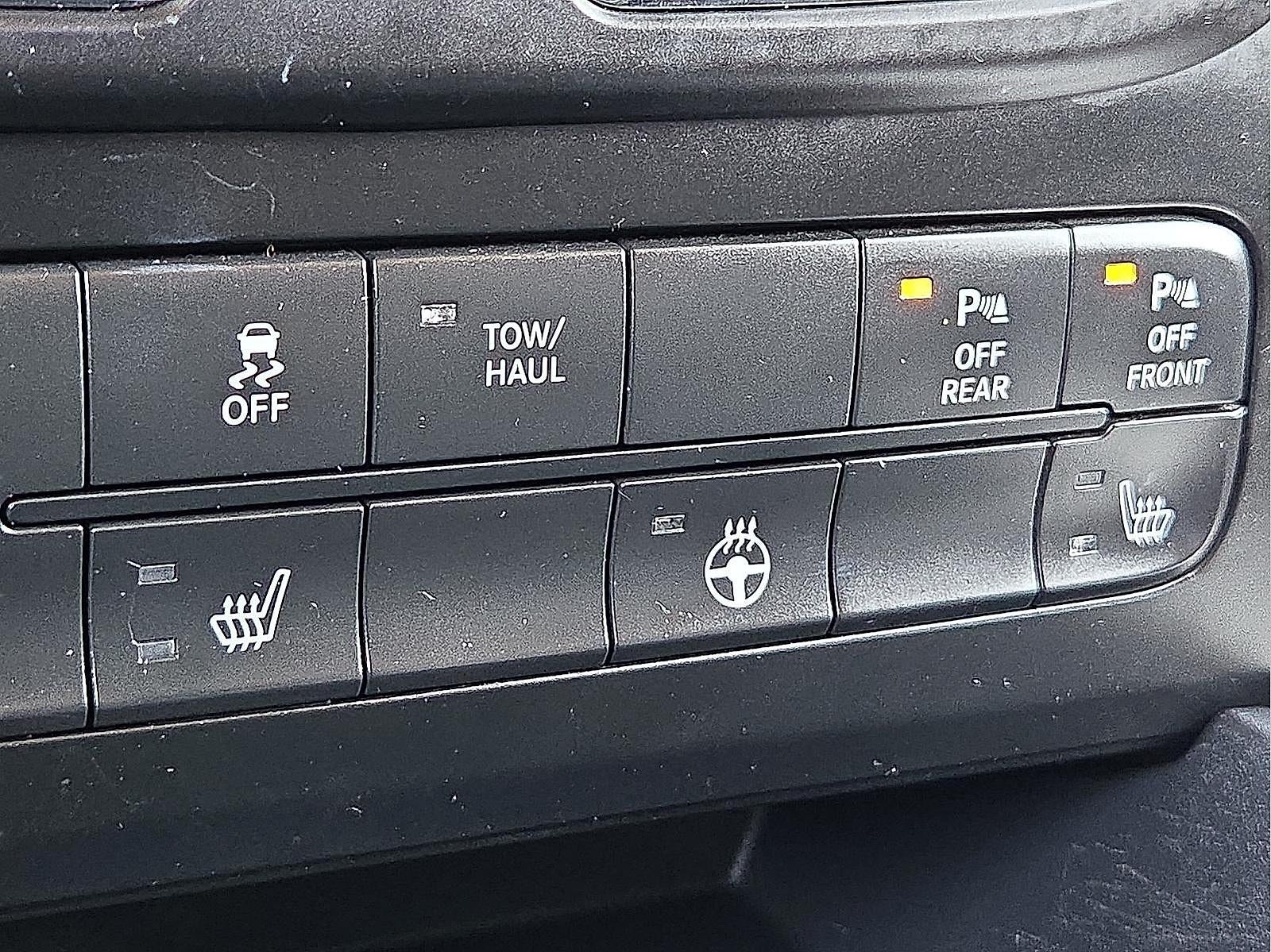 2017 RAM 1500 Big Horn Crew Cab 4x4 5'7" Box