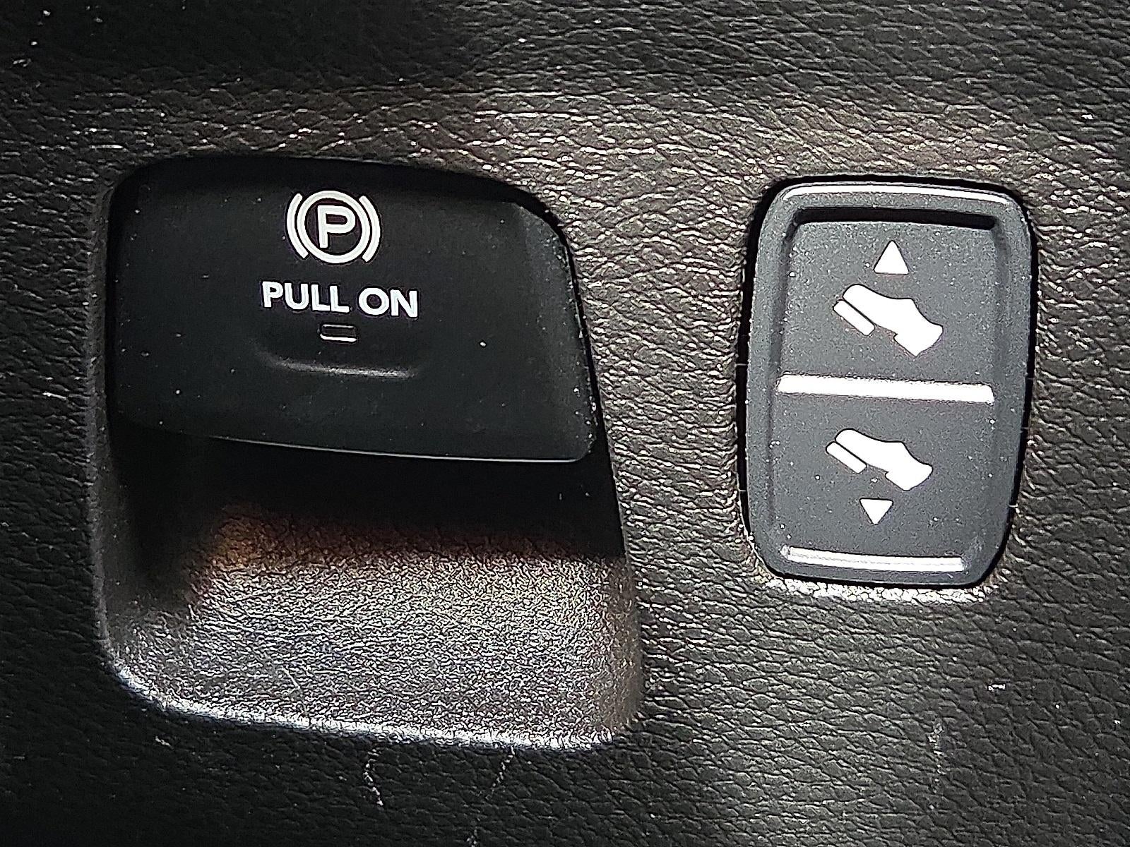 2022 RAM 1500 Big Horn Crew Cab 4x4 5'7" Box