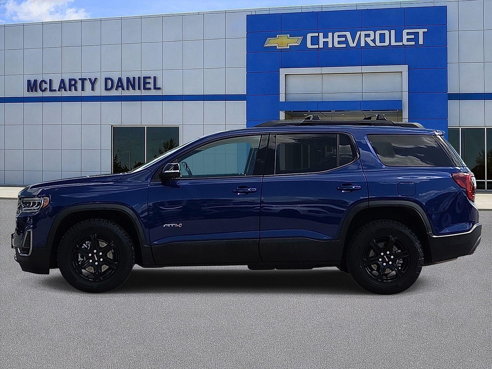2023 GMC Acadia AT4