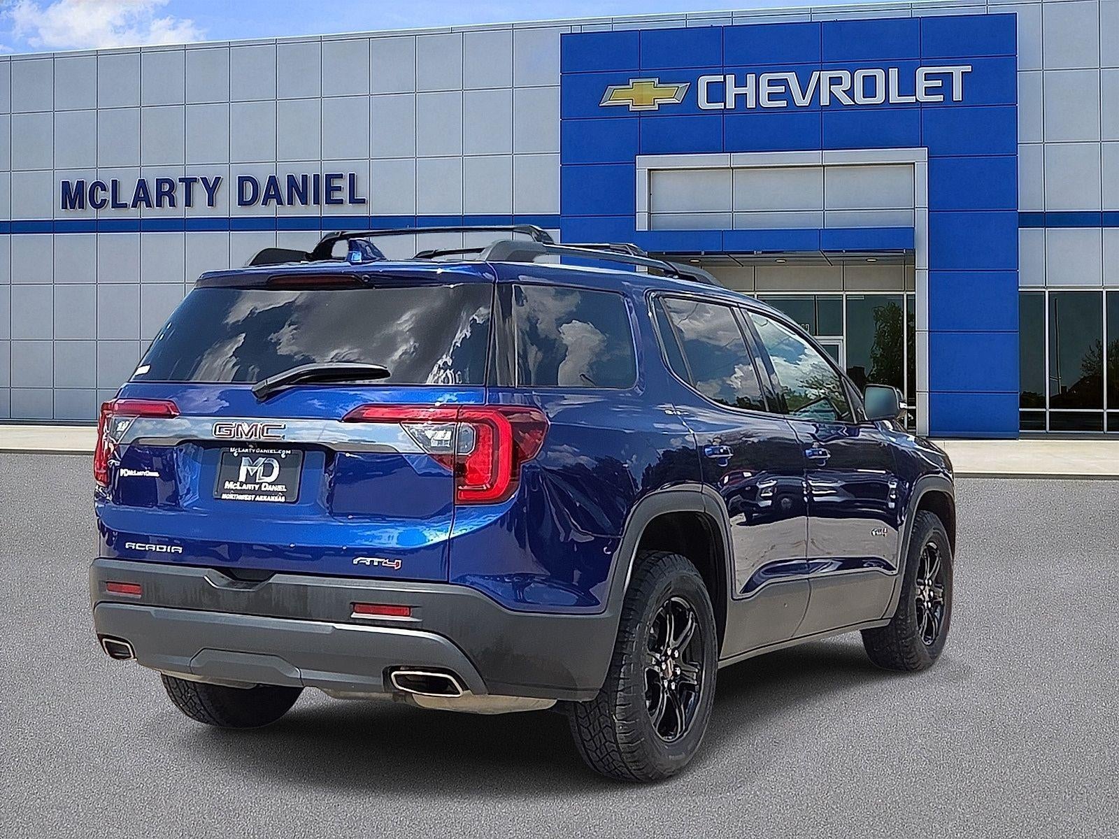 2023 GMC Acadia AT4