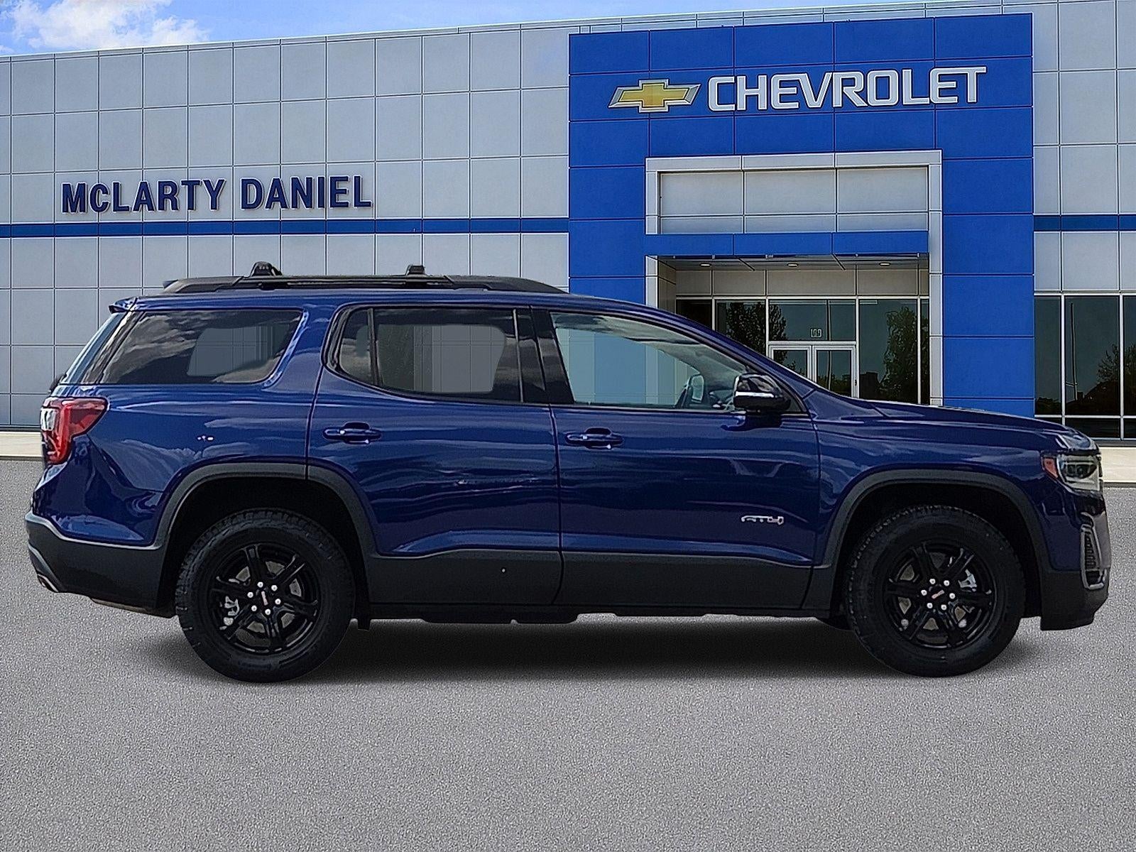 2023 GMC Acadia AT4