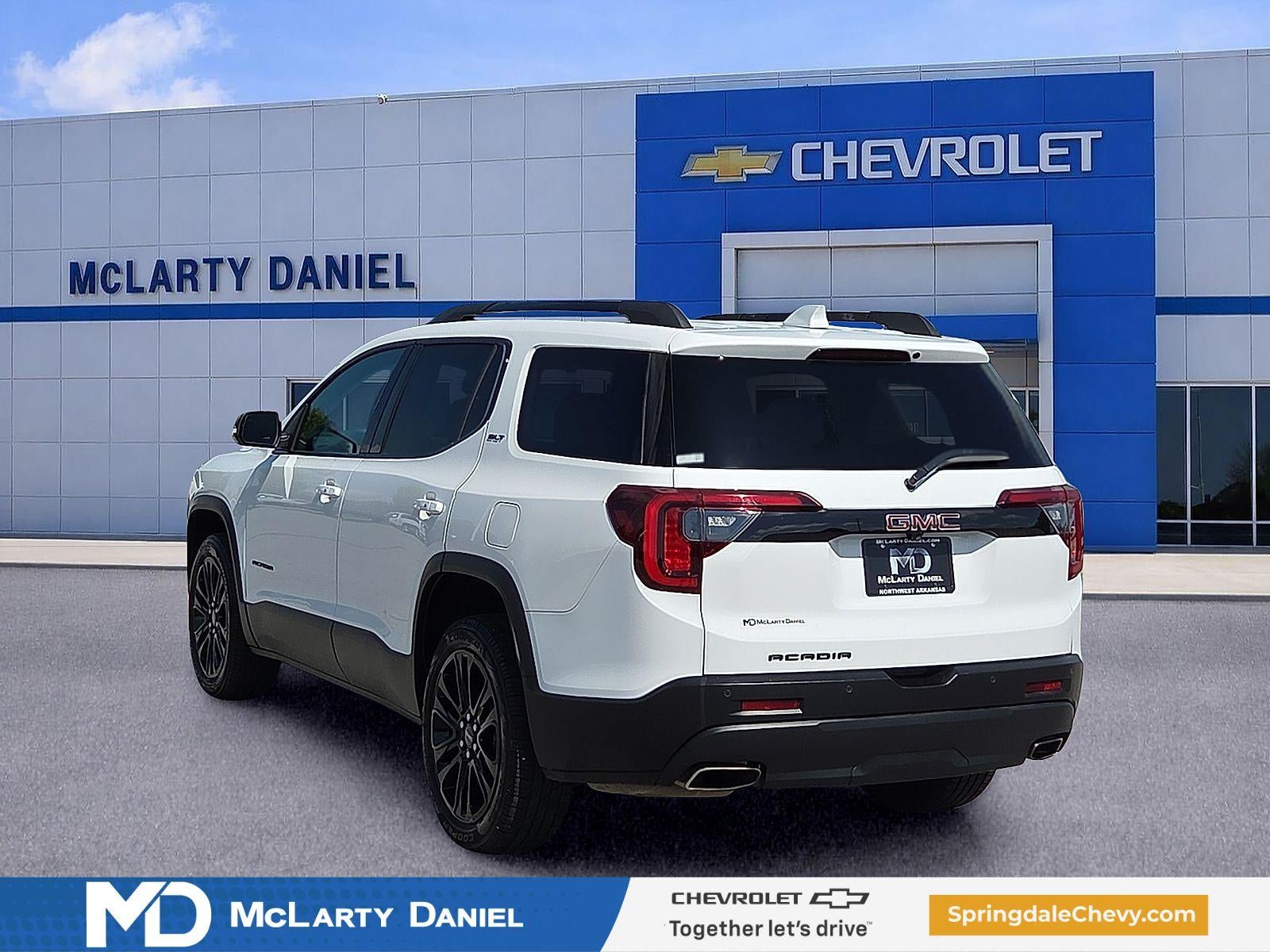 2023 GMC Acadia SLT