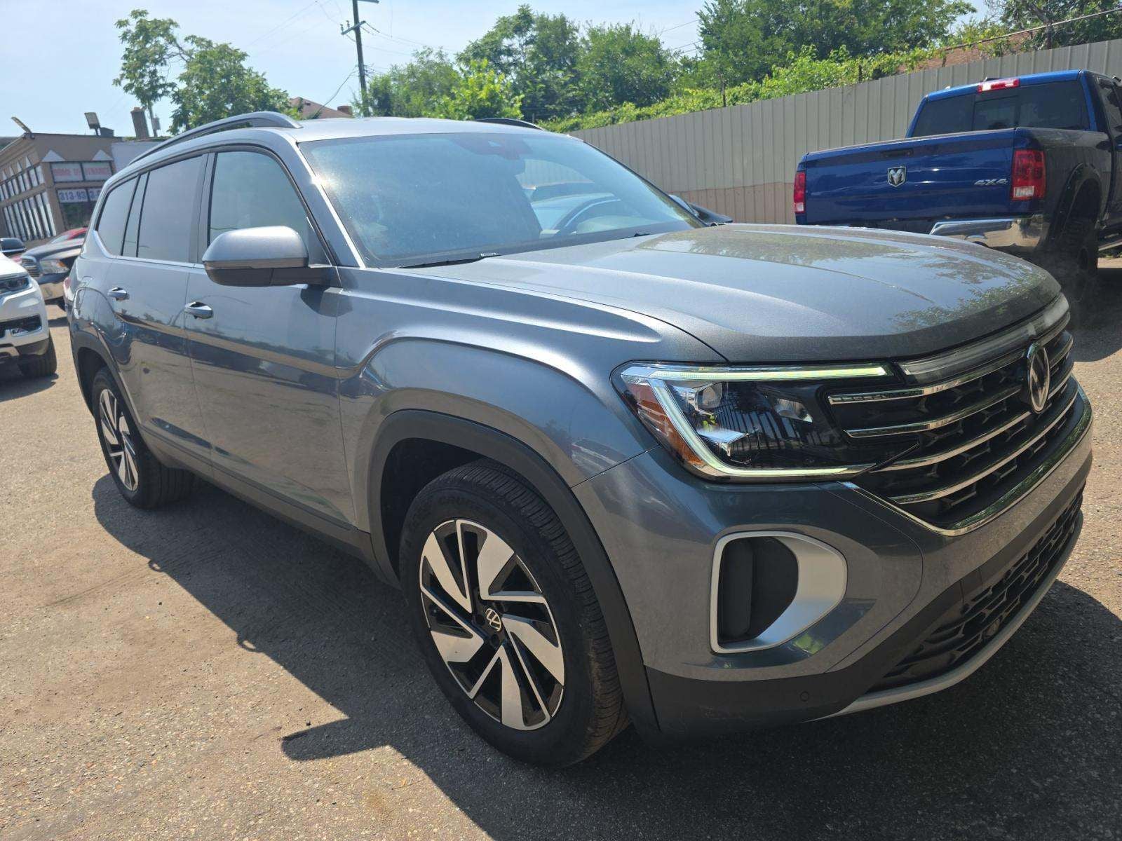 2025 Volkswagen Atlas 2.0T SE w/Technology