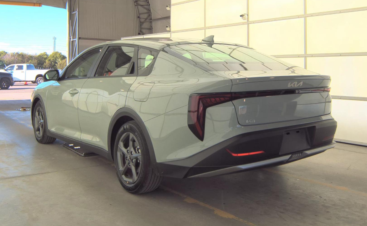 2025 Kia K4 LXS