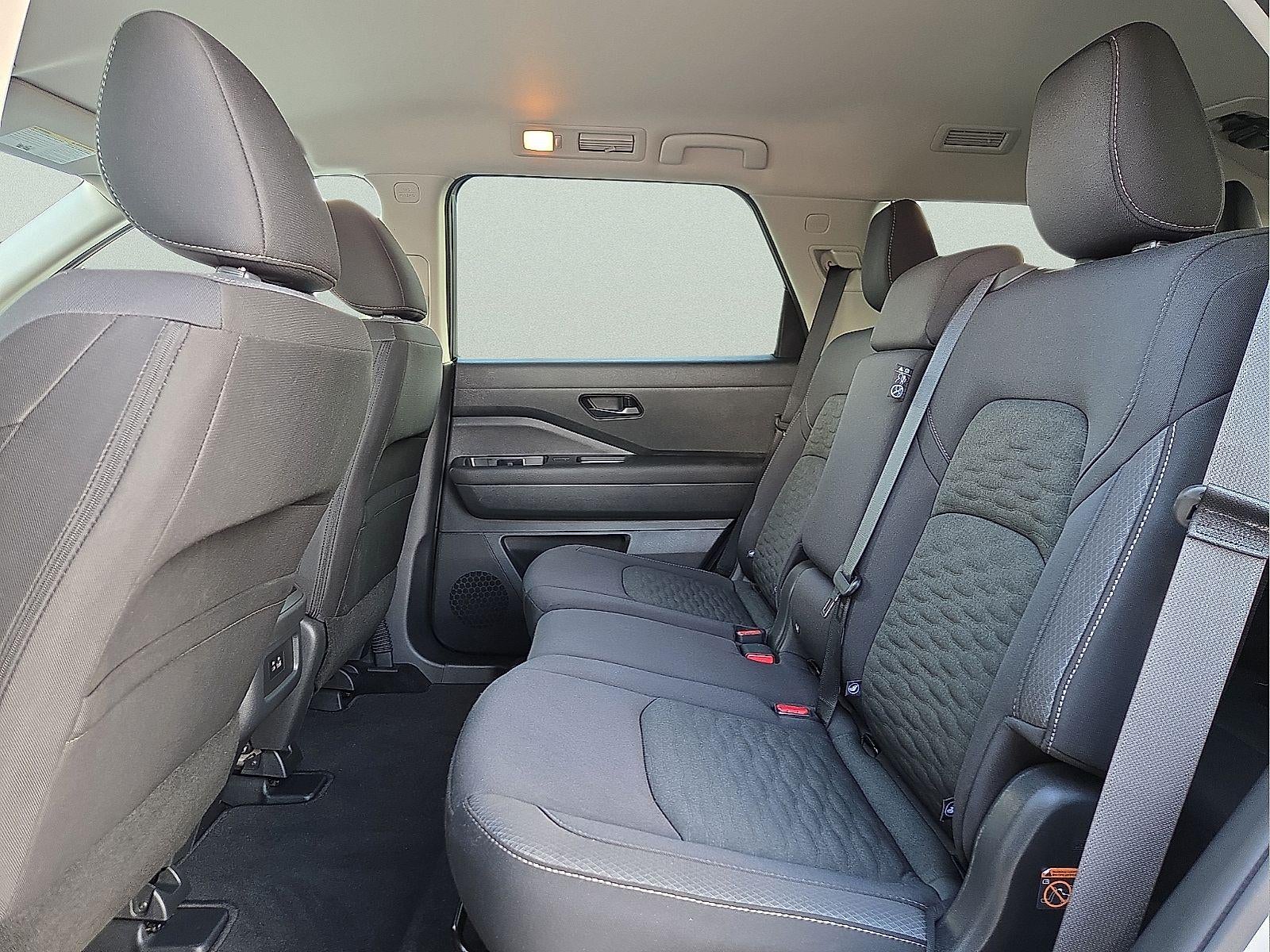 2025 Nissan Pathfinder SV FWD