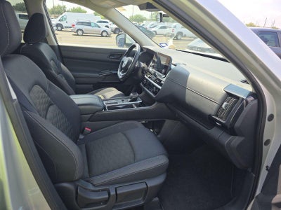 2025 Nissan Pathfinder SV FWD