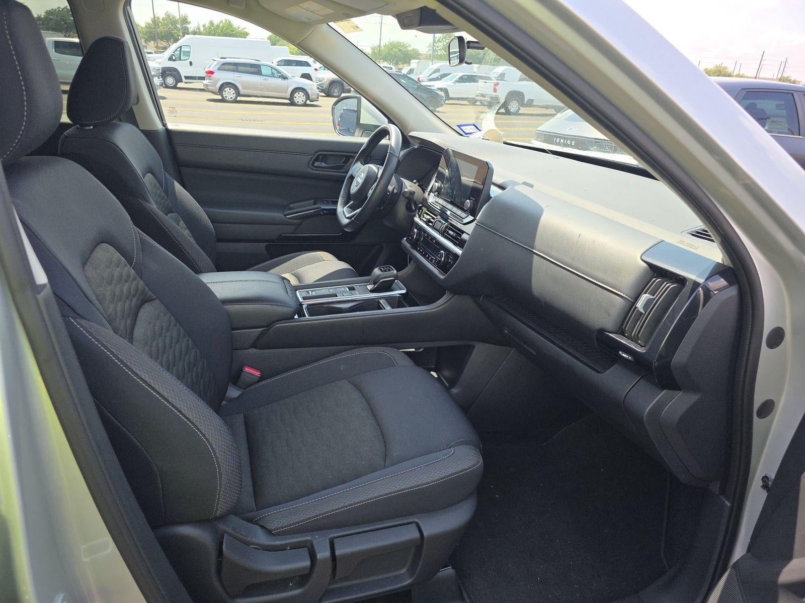 2025 Nissan Pathfinder SV FWD