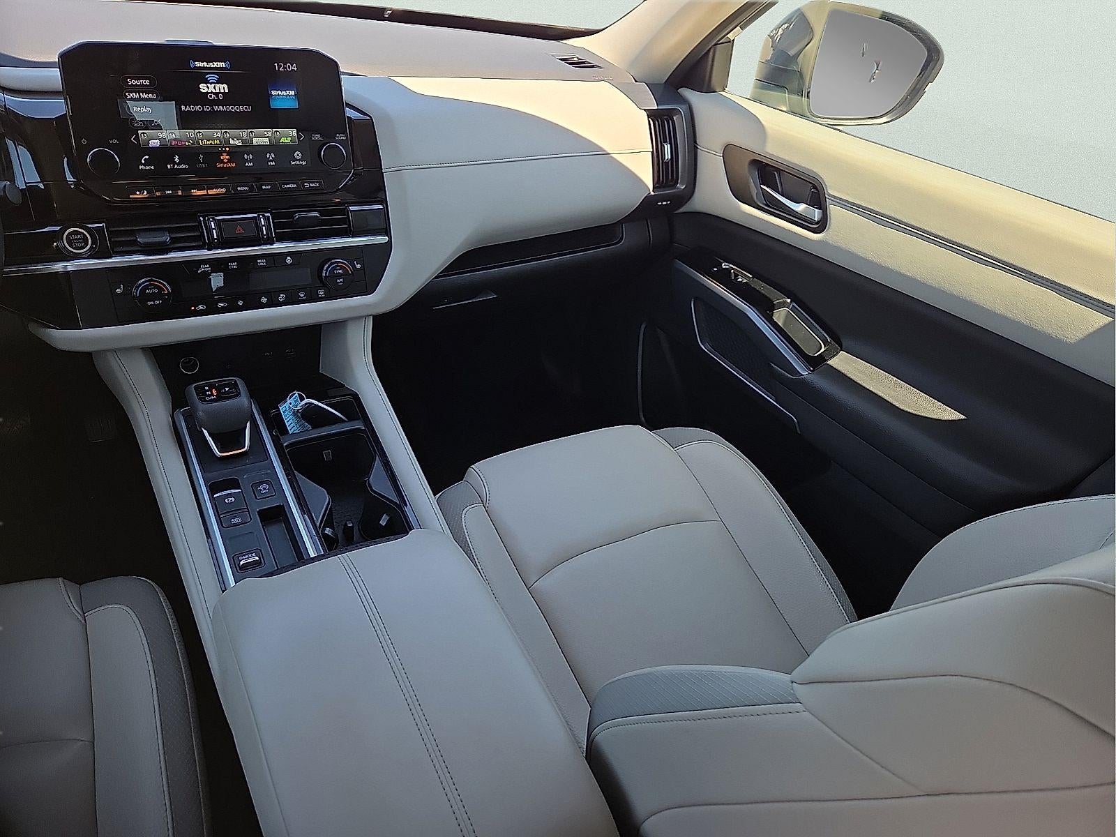 2024 Nissan Pathfinder SL