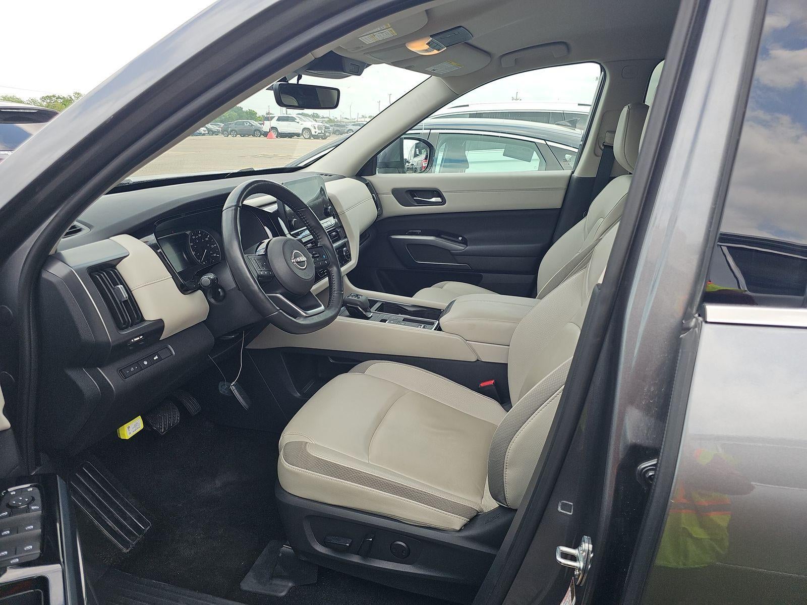 2024 Nissan Pathfinder SL