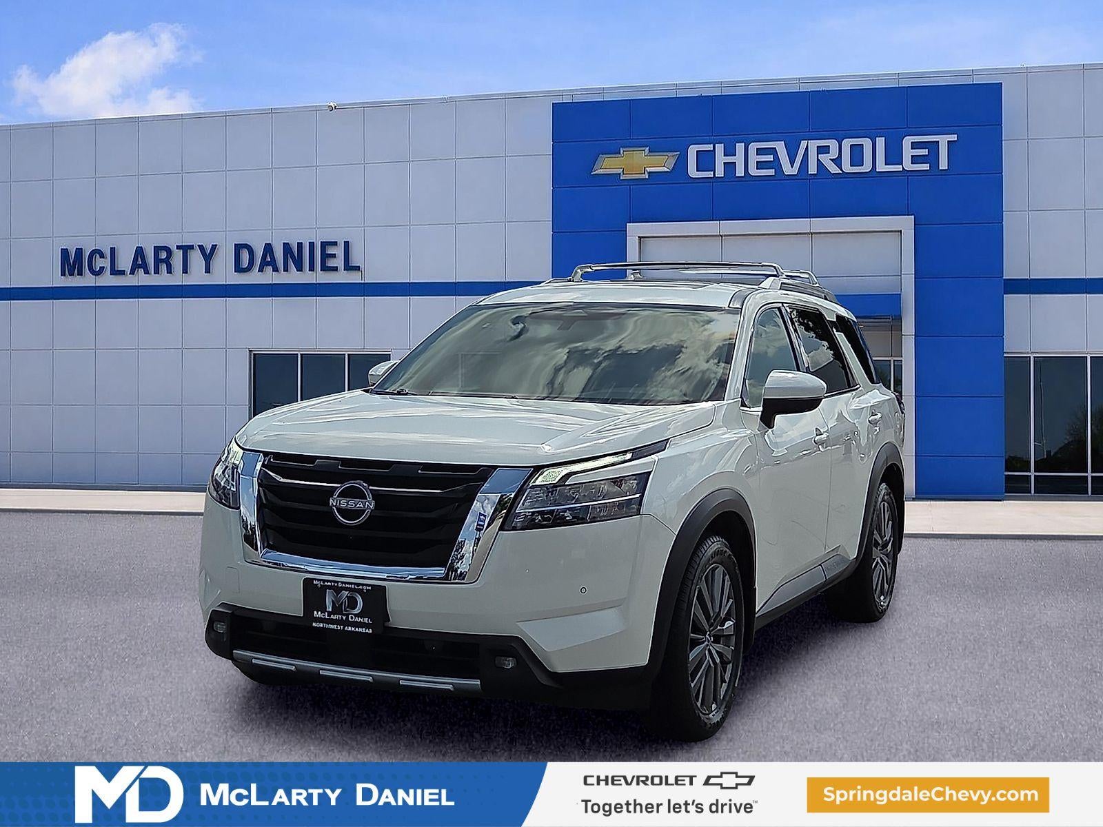 2022 Nissan Pathfinder SL 2WD