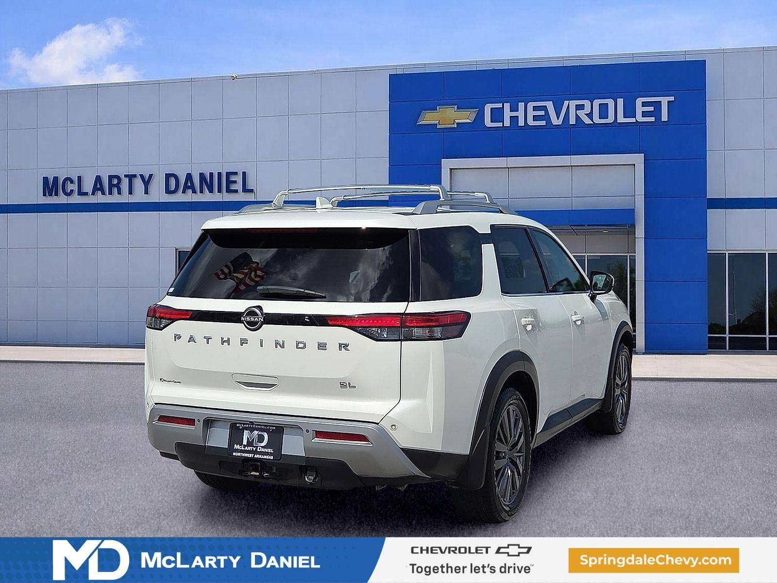 2022 Nissan Pathfinder SL 2WD