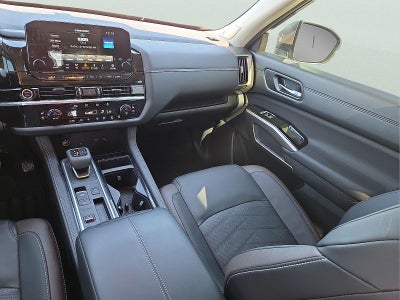 2024 Nissan Pathfinder Platinum FWD