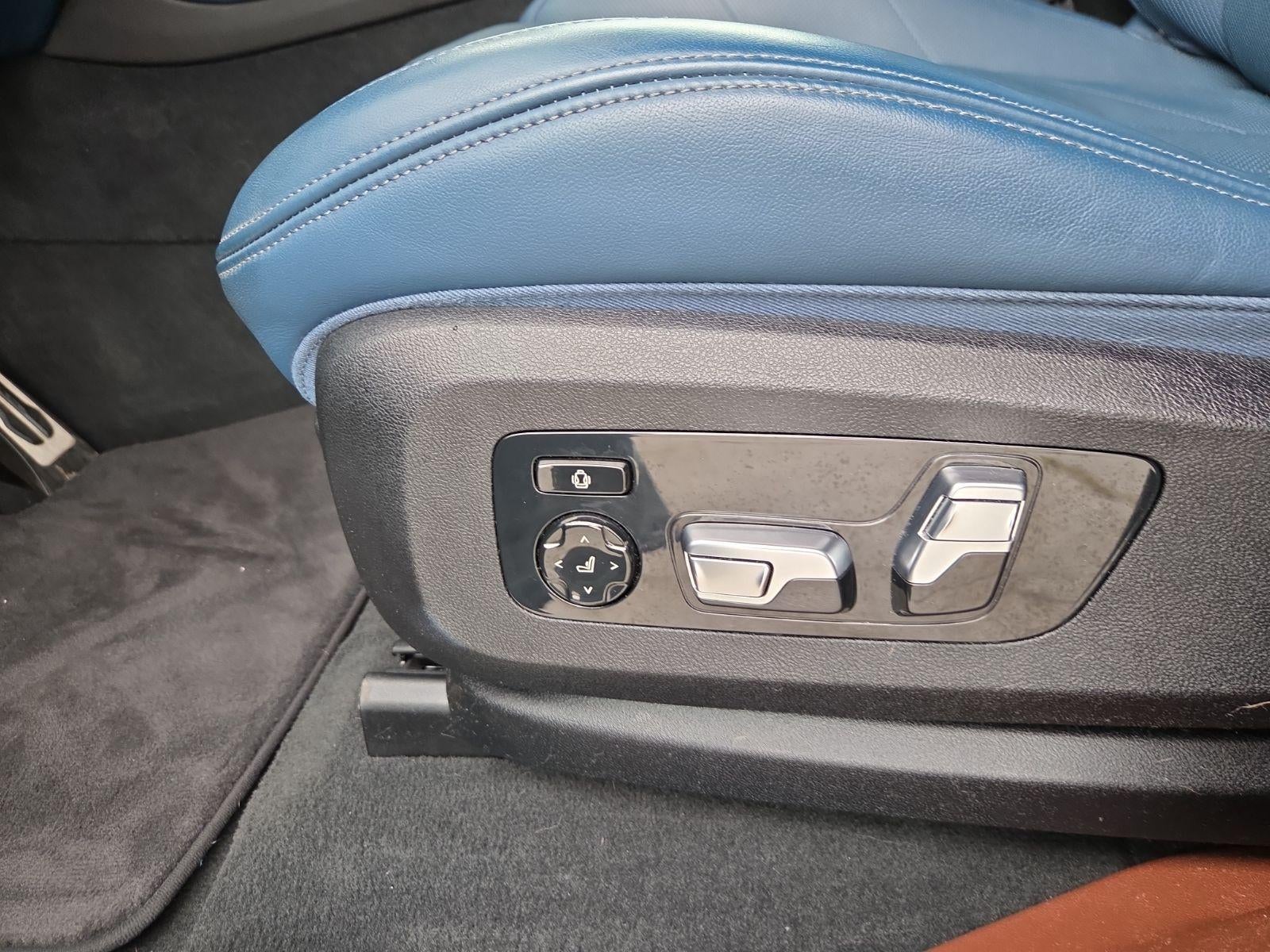2023 BMW XM Base
