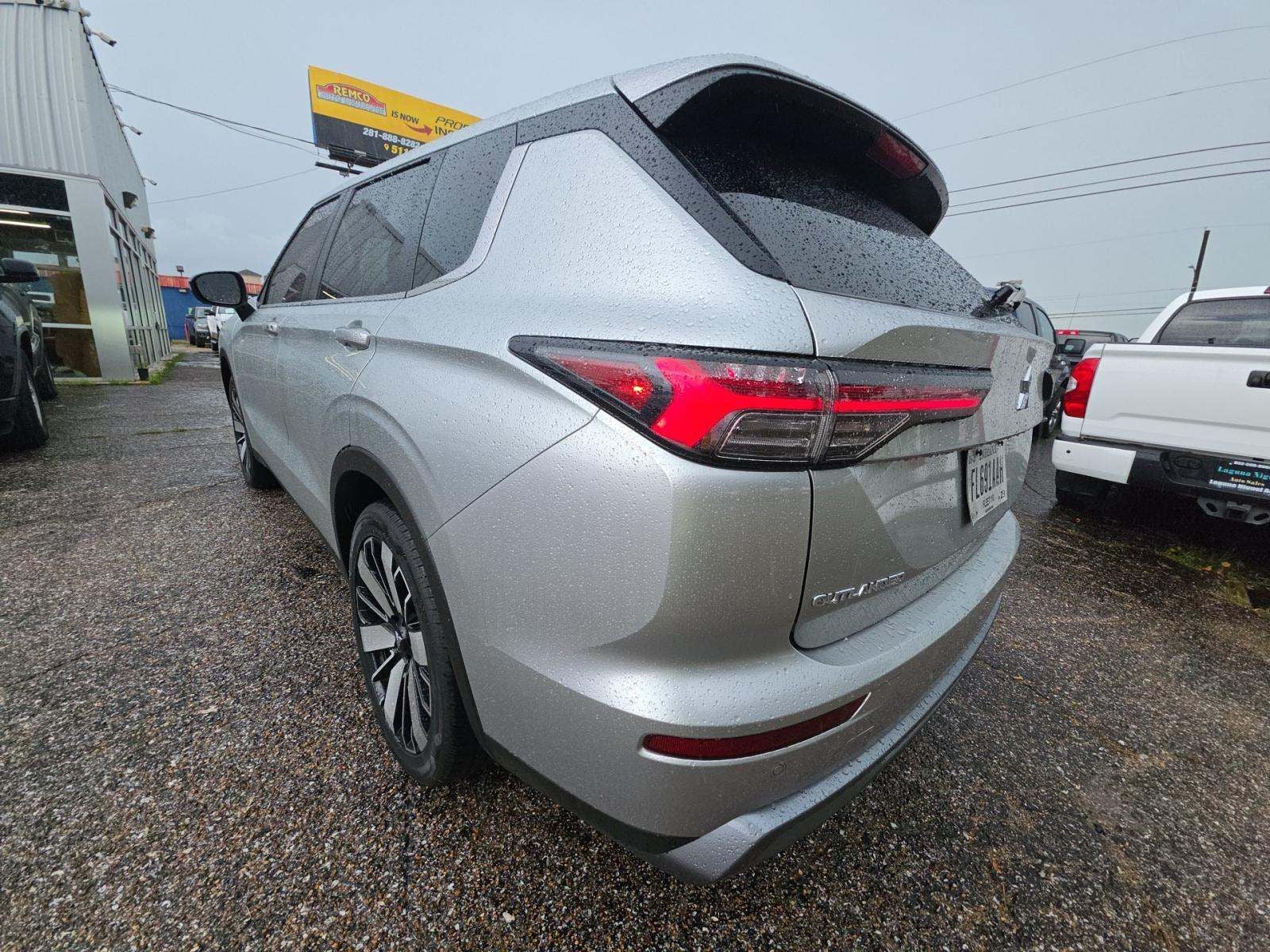 2025 Mitsubishi Outlander SE