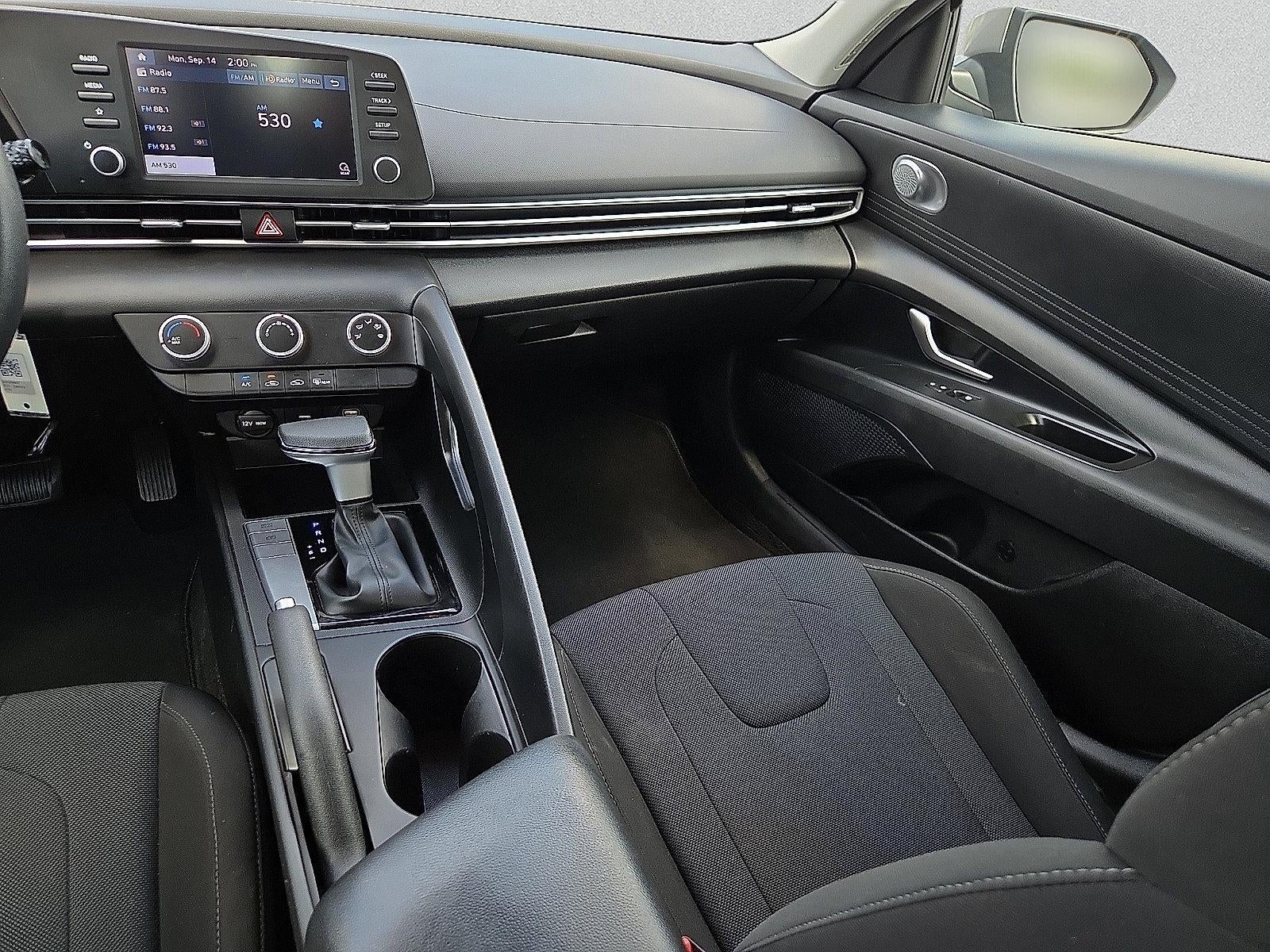 2023 Hyundai Elantra SE