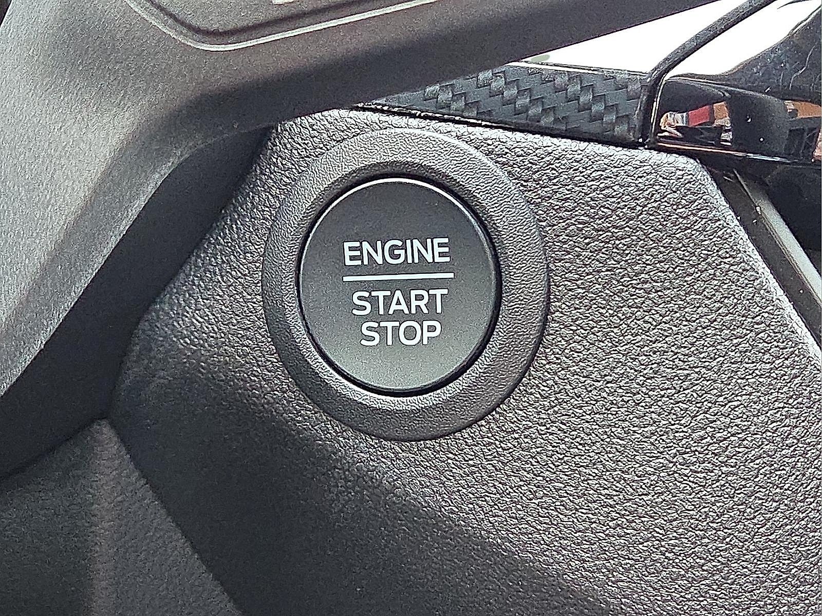 2025 Ford Escape Hybrid ST-Line