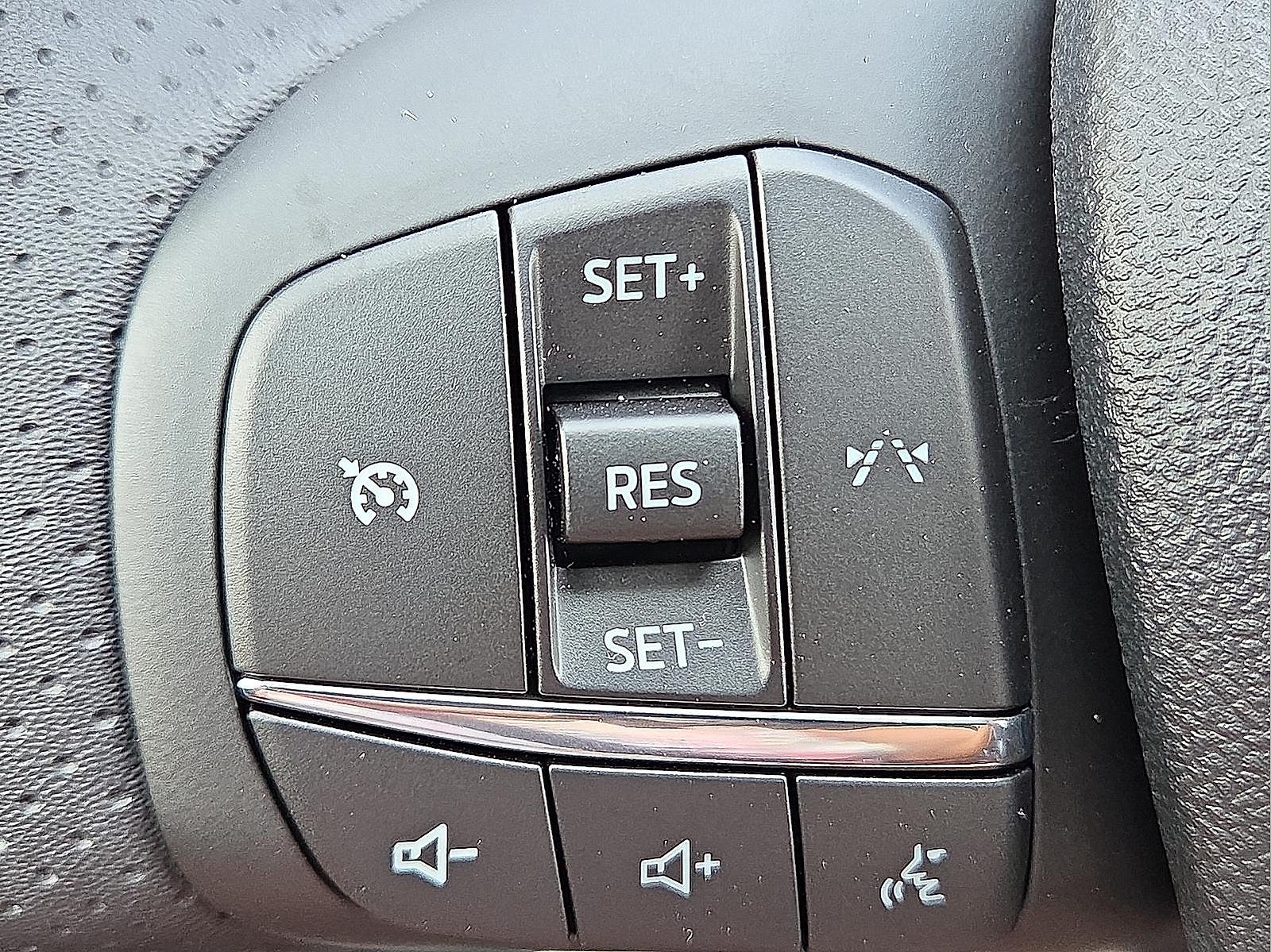 2025 Ford Escape Hybrid ST-Line