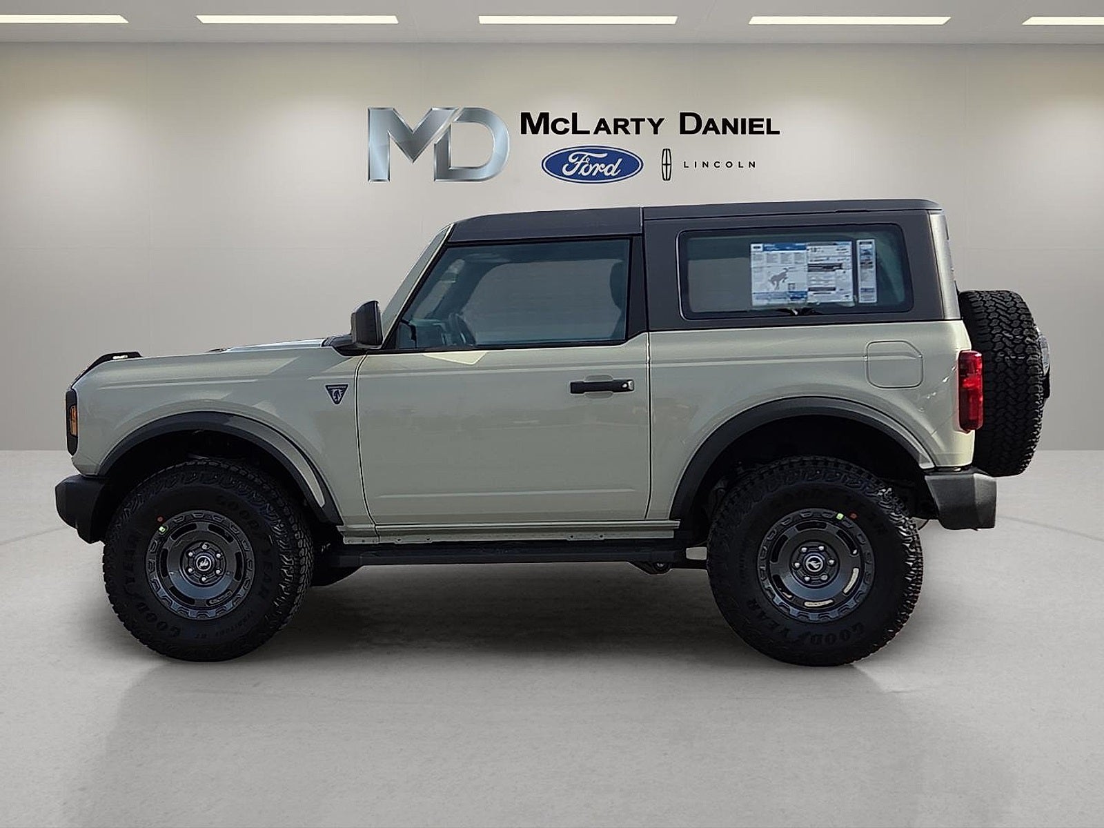 2025 Ford Bronco Base