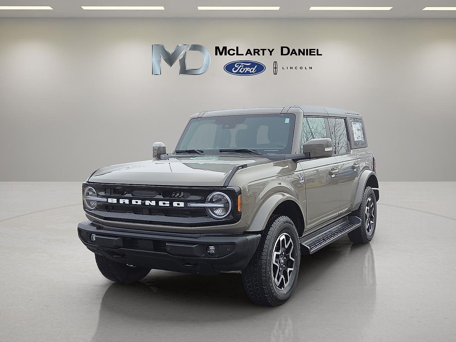 2025 Ford Bronco Outer Banks