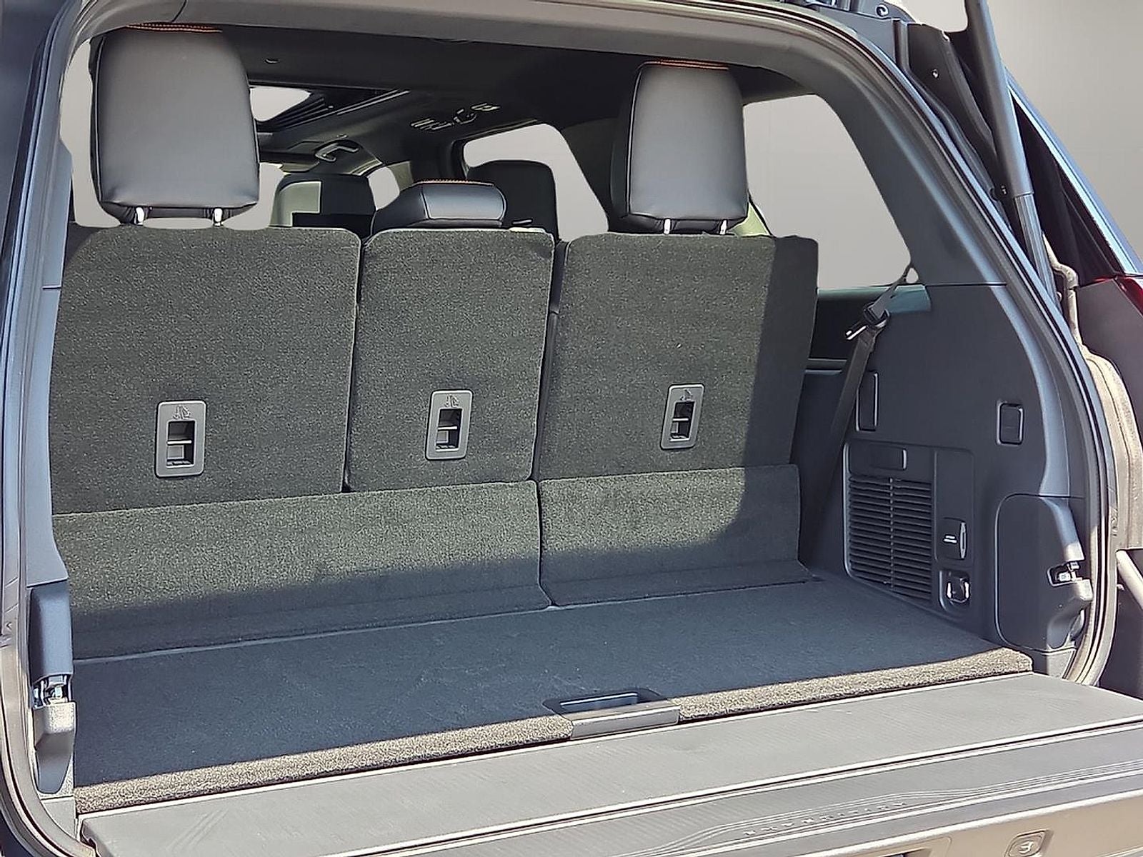 2027 Ford Expedition Tremor