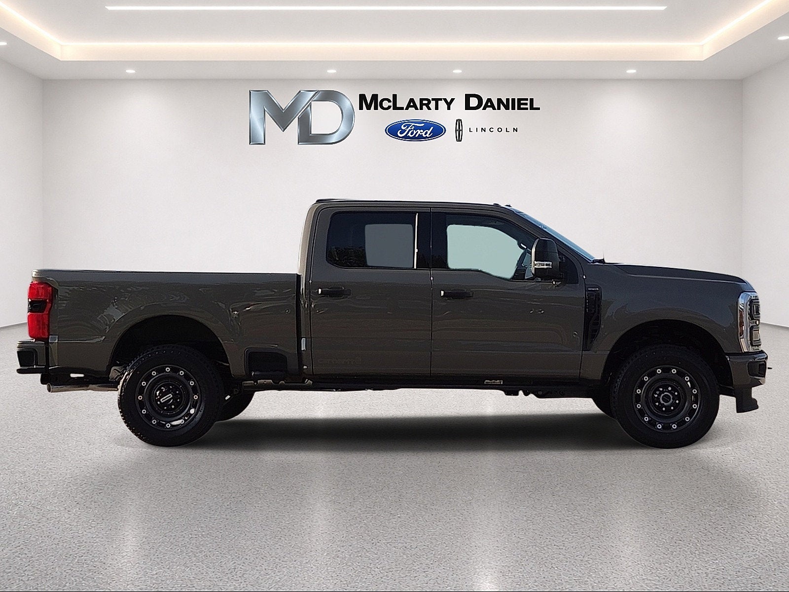 2027 Ford F-250SD XLT