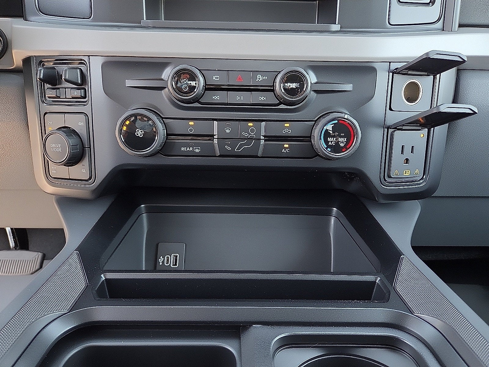 2027 Ford F-250SD XLT
