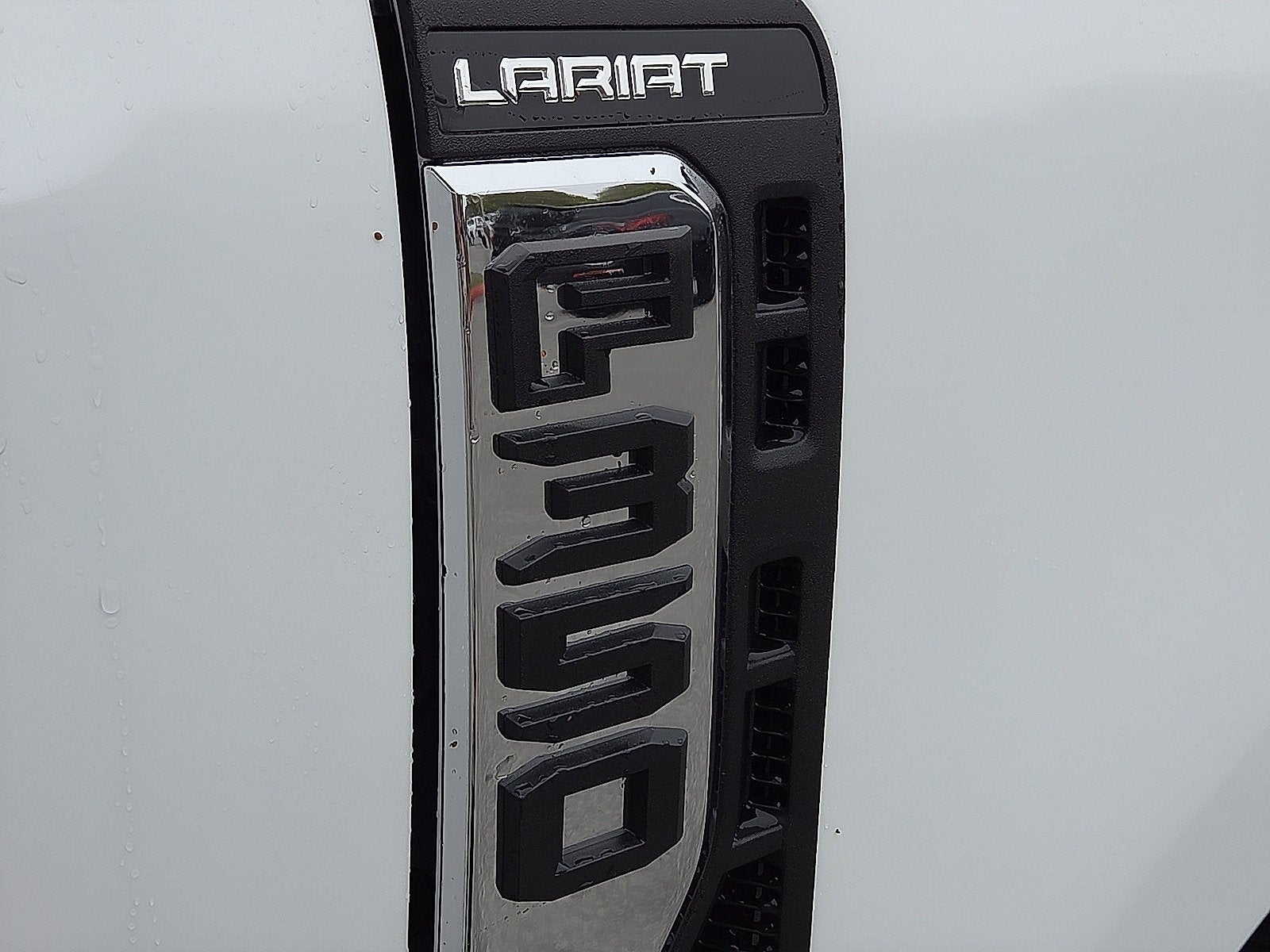 2027 Ford F-350SD Lariat