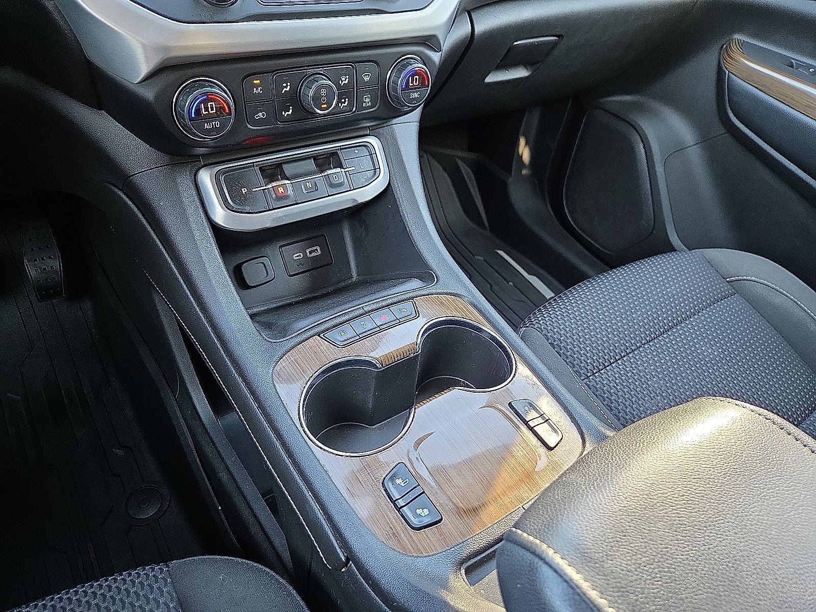 2021 GMC Acadia SLE