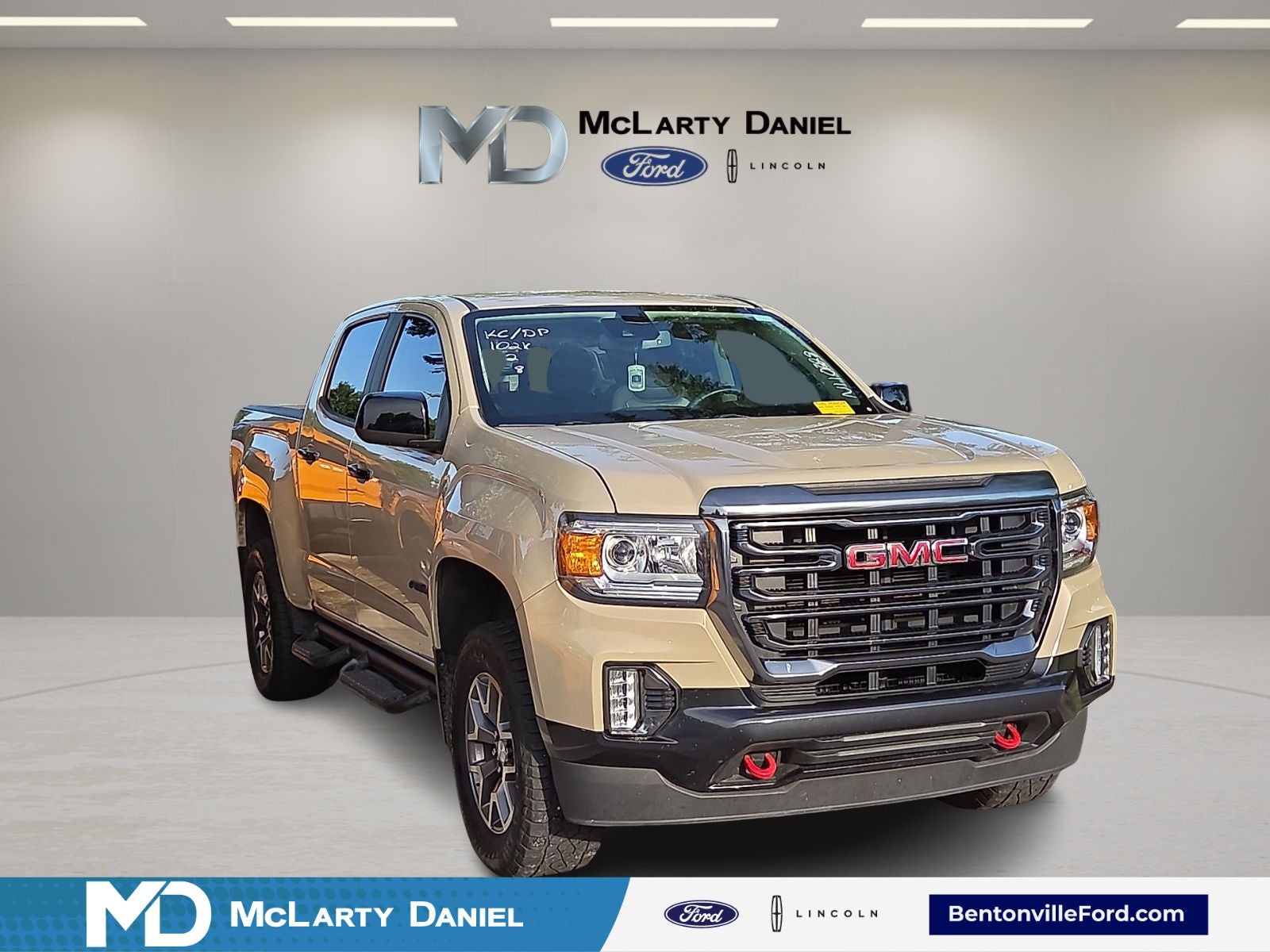 2022 GMC Canyon 4WD AT4 Crew Cab Short Box's photo