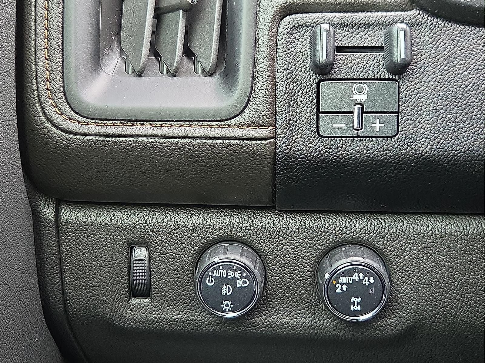2022 GMC Canyon AT4 w/Leather