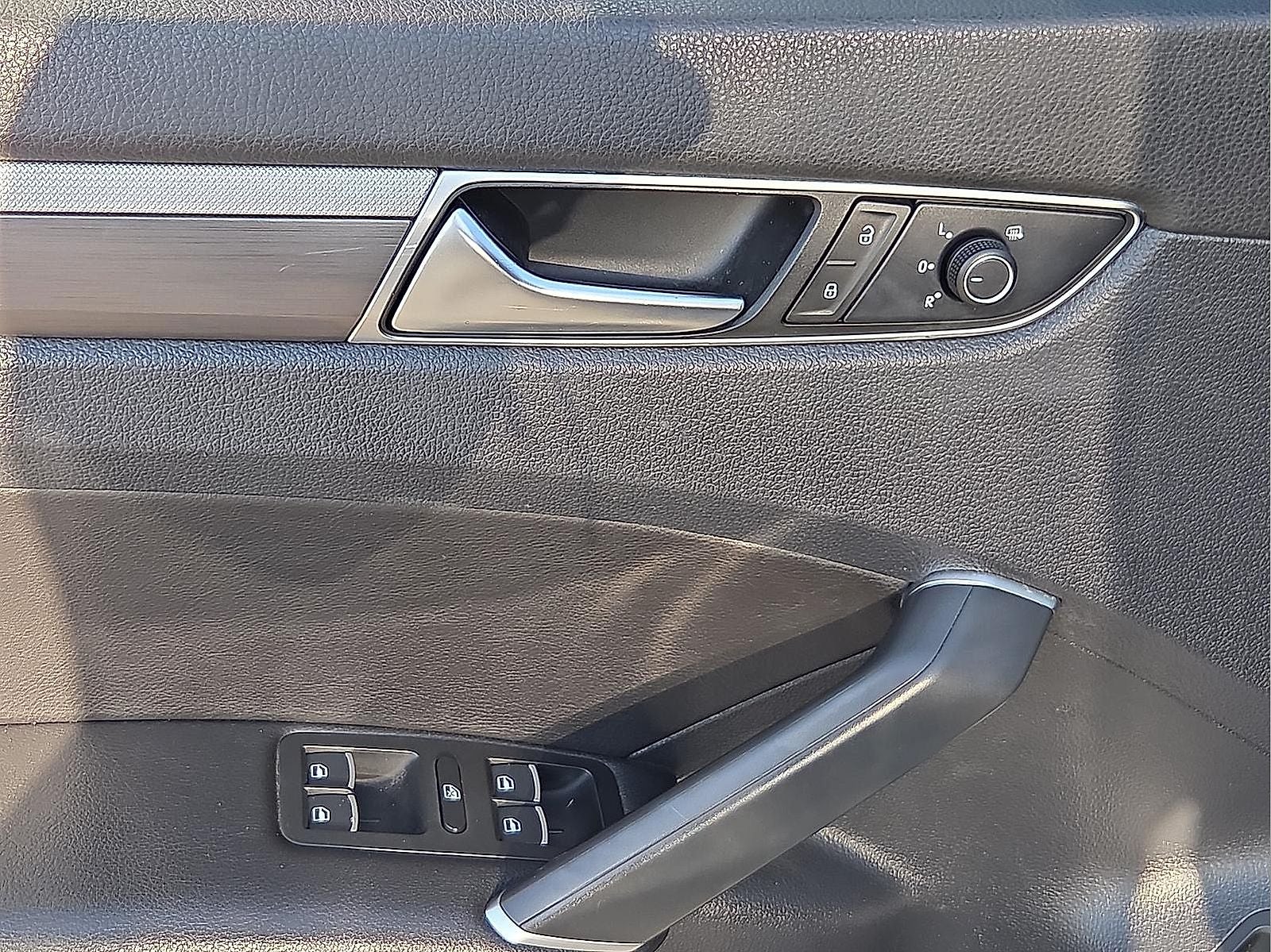 2017 Volkswagen Passat 1.8T R-Line