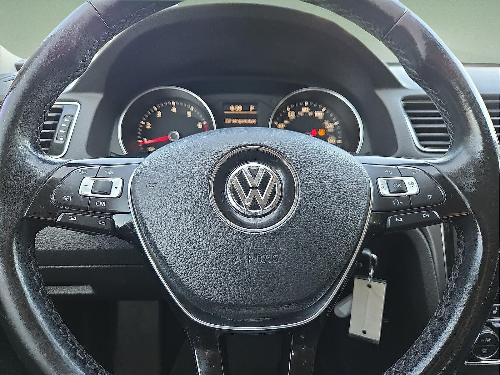 2017 Volkswagen Passat 1.8T R-Line
