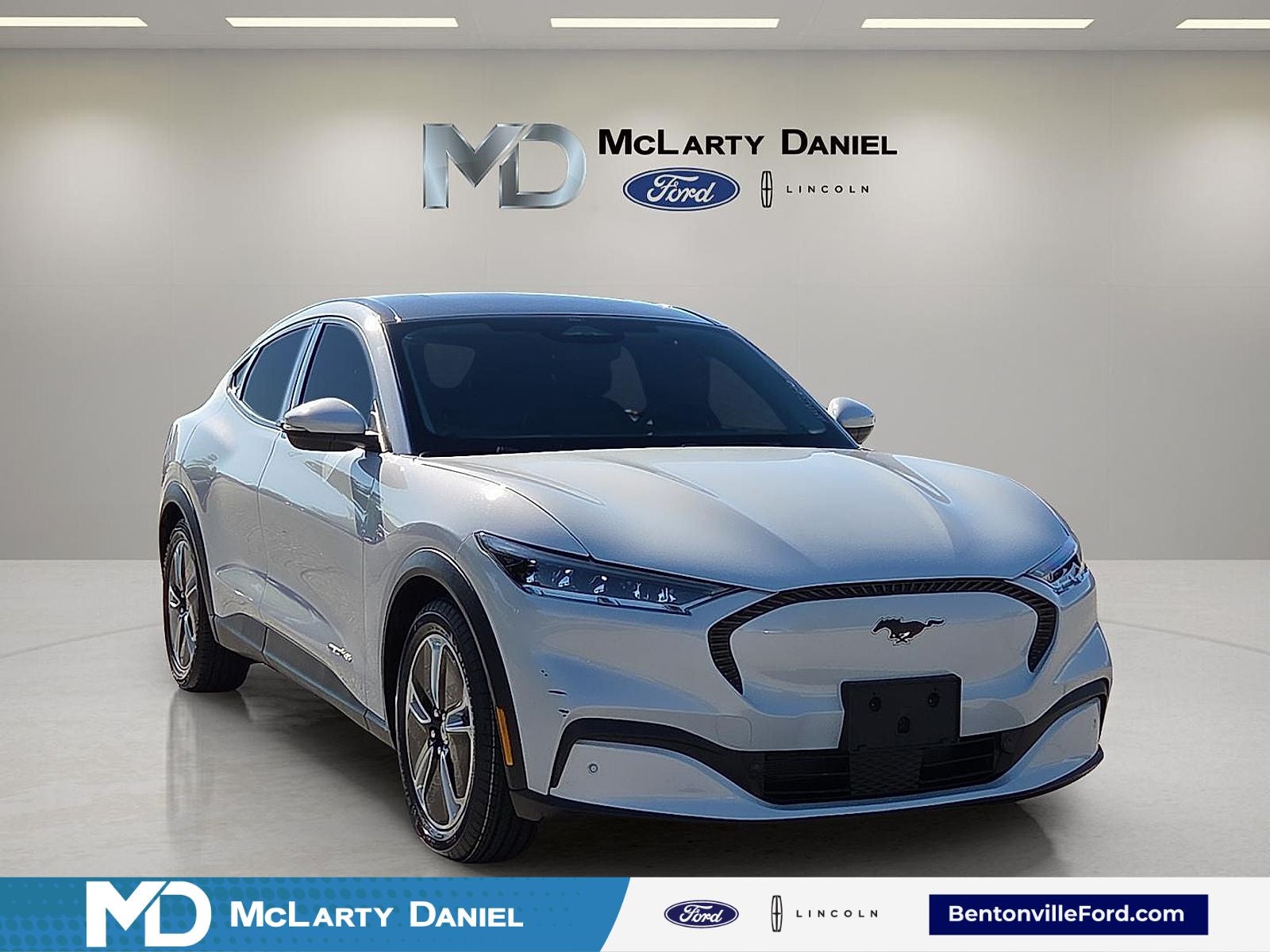 2021 Ford Mustang-Mach-e Select's photo