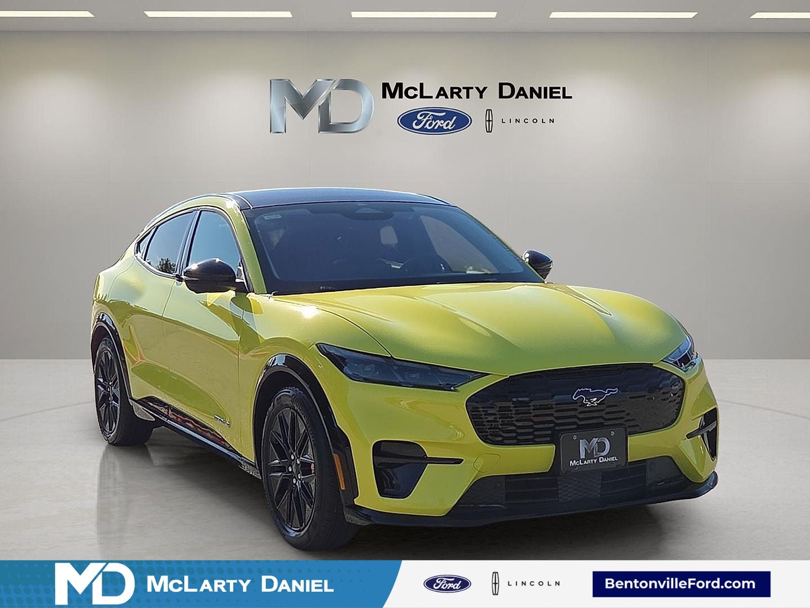 2025 Ford Mustang-Mach-e Premium's photo