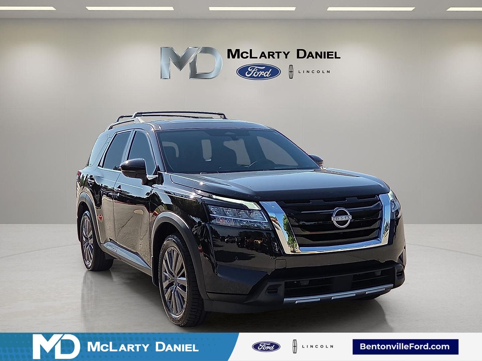 2024 Nissan Pathfinder SL 4WD's photo