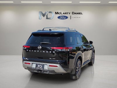 2024 Nissan Pathfinder SL