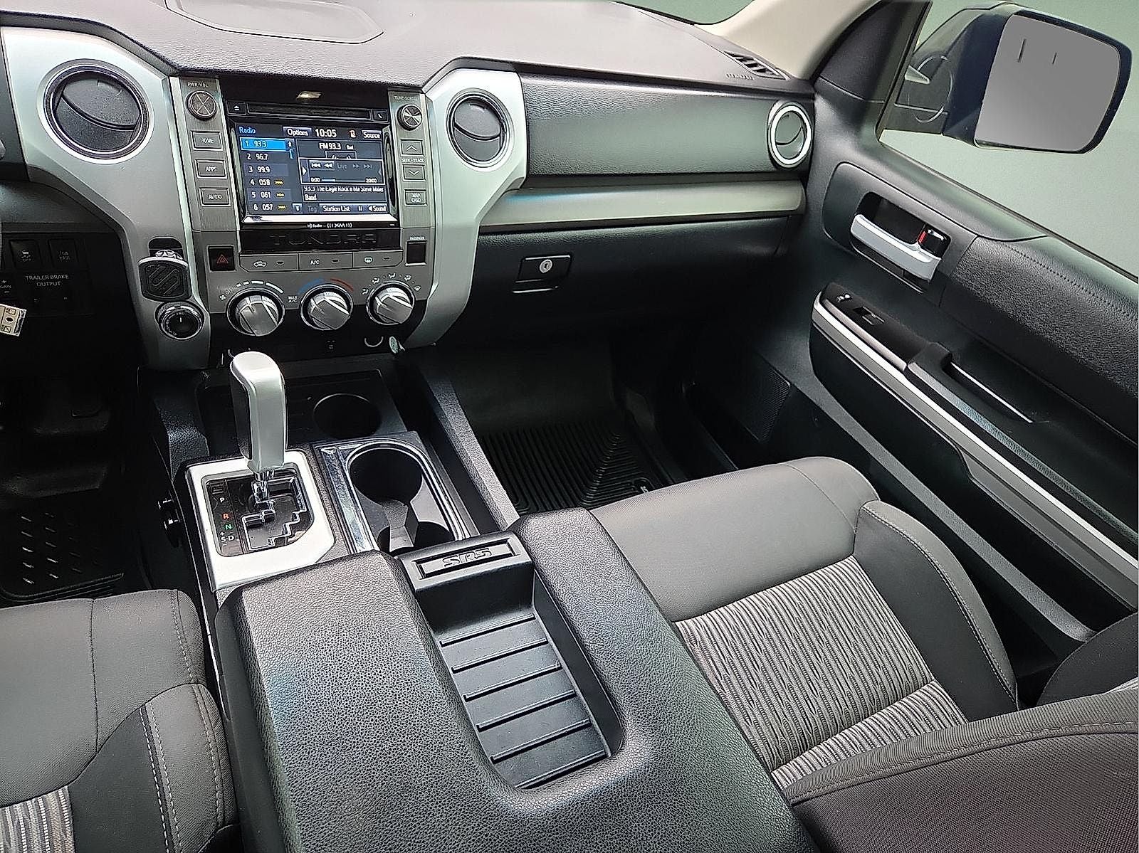 2017 Toyota Tundra SR5